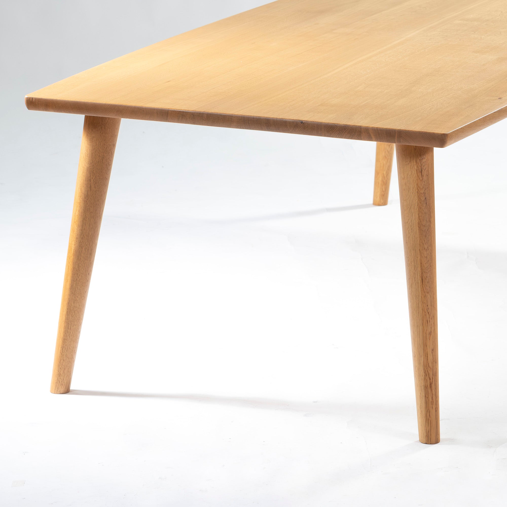 Kashiwa Mokko KASHIWA Order Table Series, Solid Oak, 210cm Wide, Made in Japan, Scandinavian Style, Modern Japanese Style, Simple