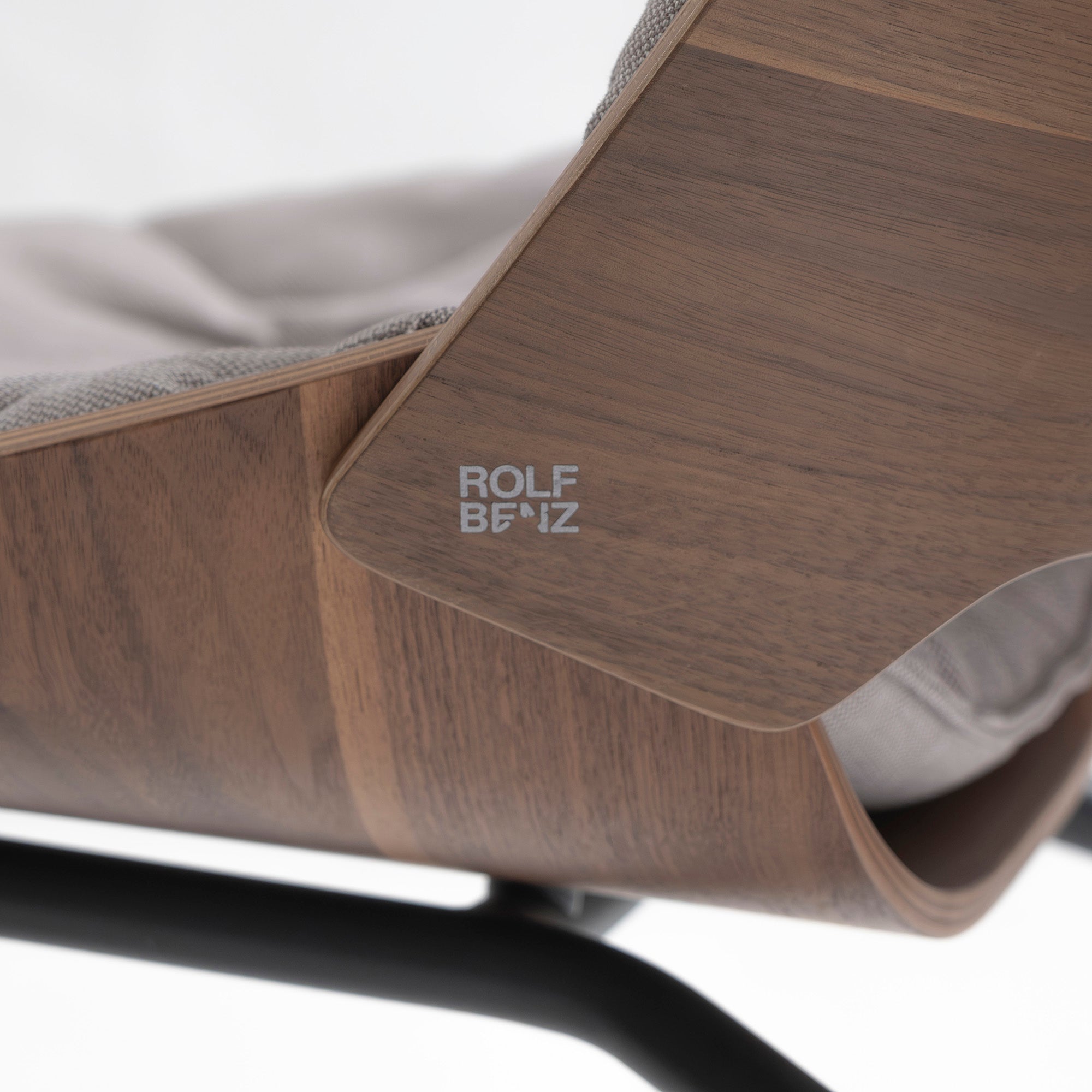 Rolf Benz 650 Walnut Dining Chair (2) with Quilted Cushion, Wood Shell Chair, Made in Germany, Luxury, Modern, Natural
