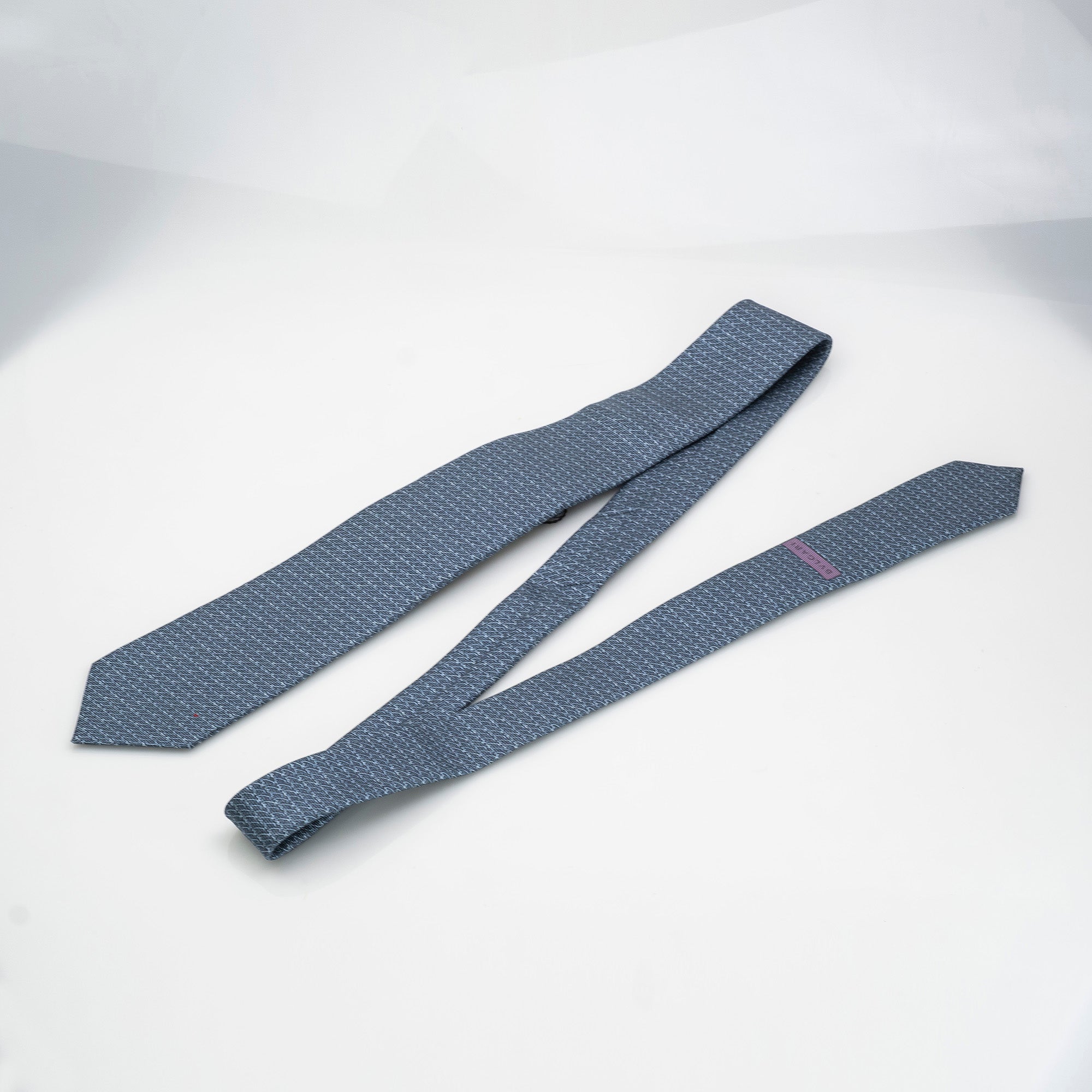 Bvlgari BVLGARI tie, 100% silk, blue, heart-like geometric pattern, tags included, unused