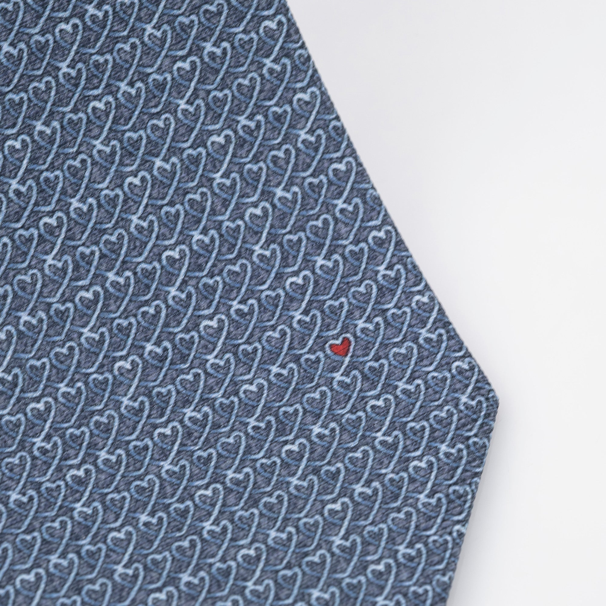 Bvlgari BVLGARI tie, 100% silk, blue, heart-like geometric pattern, tags included, unused