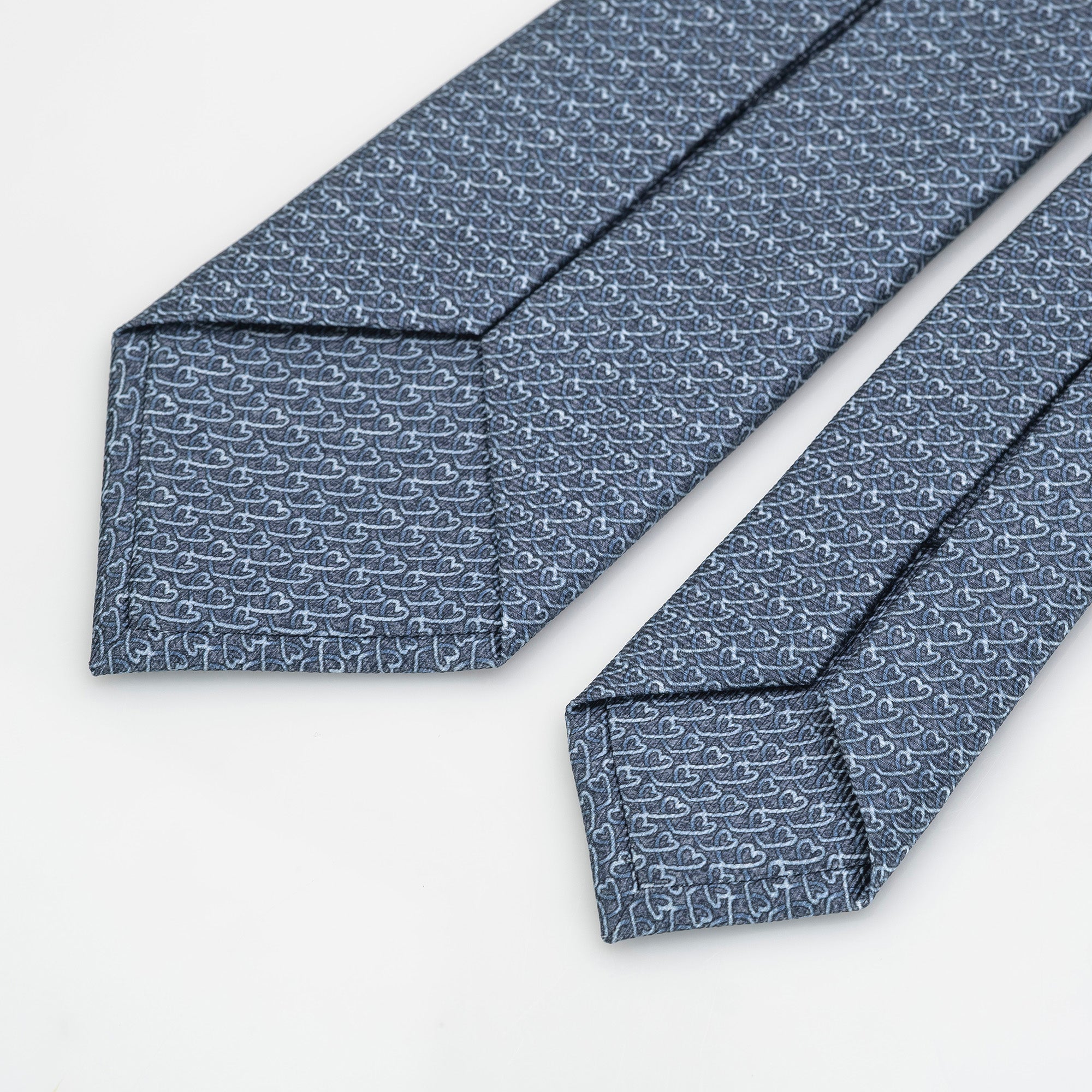 Bvlgari BVLGARI tie, 100% silk, blue, heart-like geometric pattern, tags included, unused