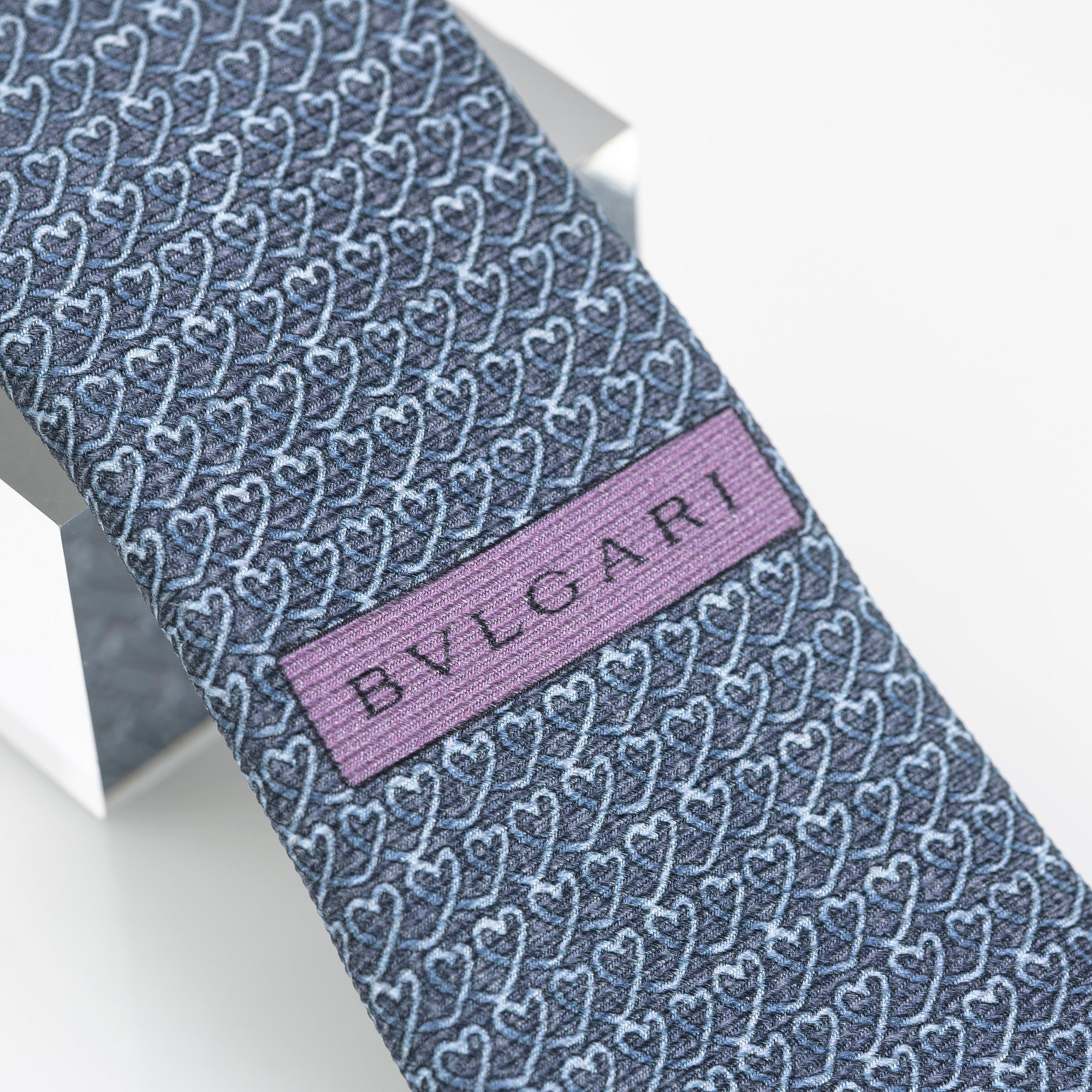 Bvlgari BVLGARI tie, 100% silk, blue, heart-like geometric pattern, tags included, unused