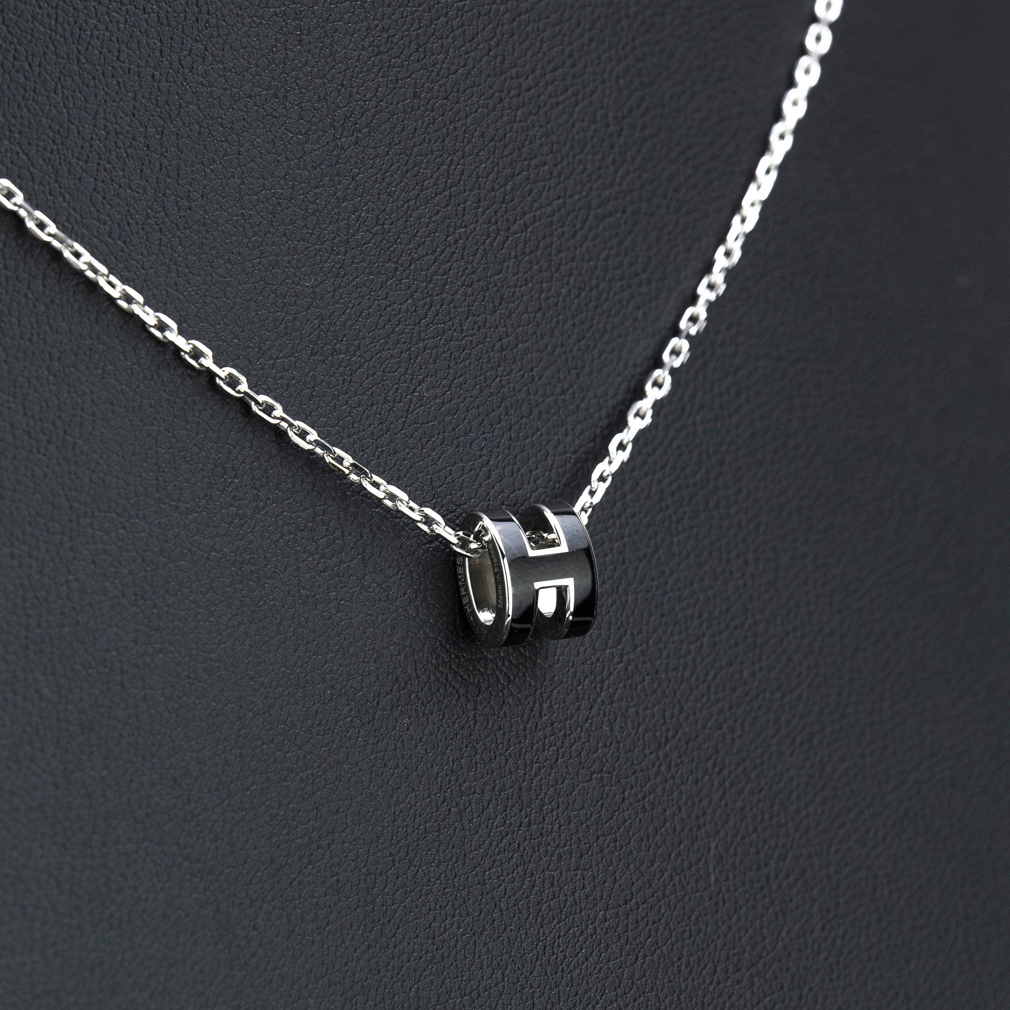 Hermès Pop Ash Mini Necklace in Black and Silver Metal with an H Logo Pendant. Excellent Condition. Includes Box and Dust Bag.