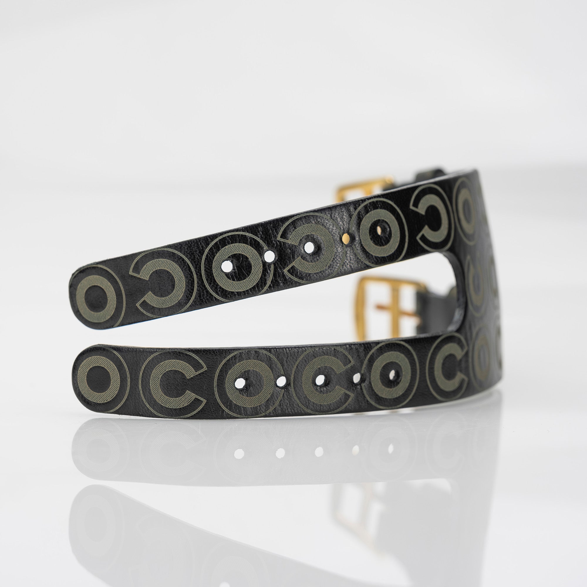 シャネル CHANEL レザーバングル 01A ヴィンテージ カール・ラガーフェルド期 ブラック ゴールド金具