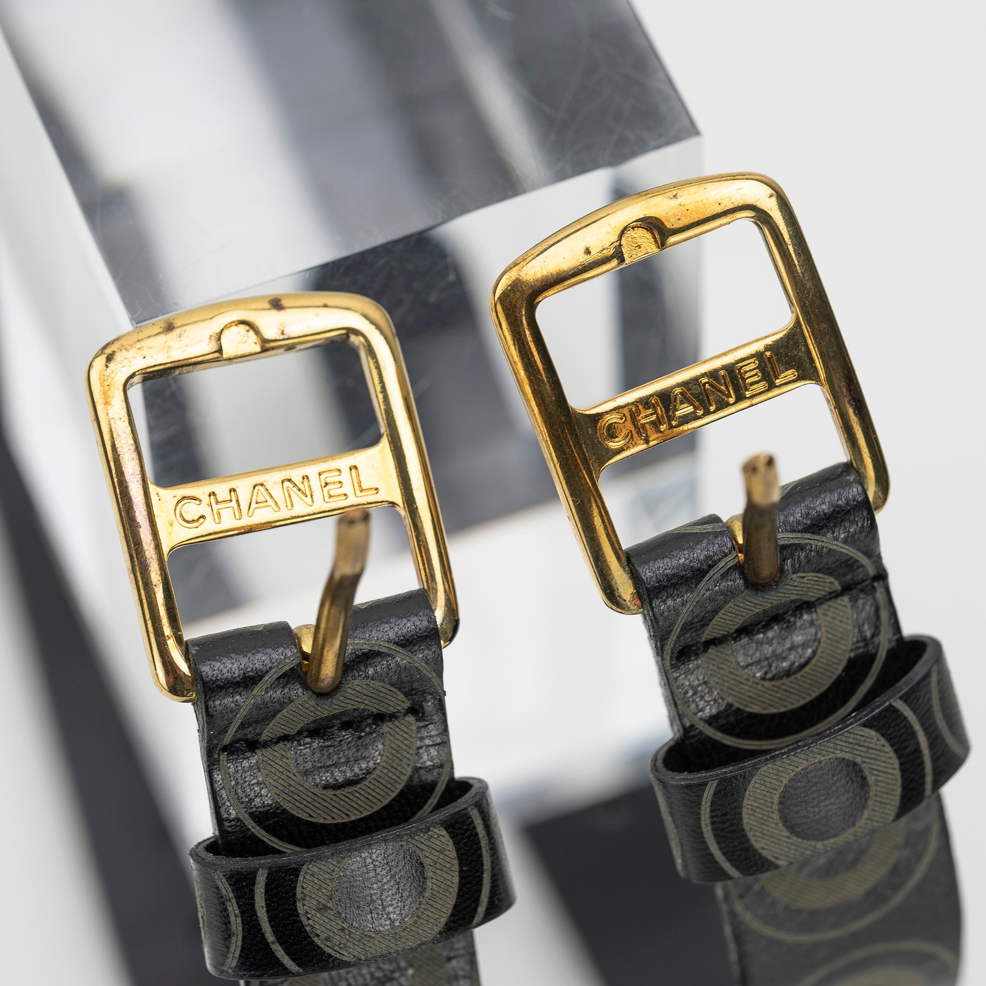 シャネル CHANEL レザーバングル 01A ヴィンテージ カール・ラガーフェルド期 ブラック ゴールド金具