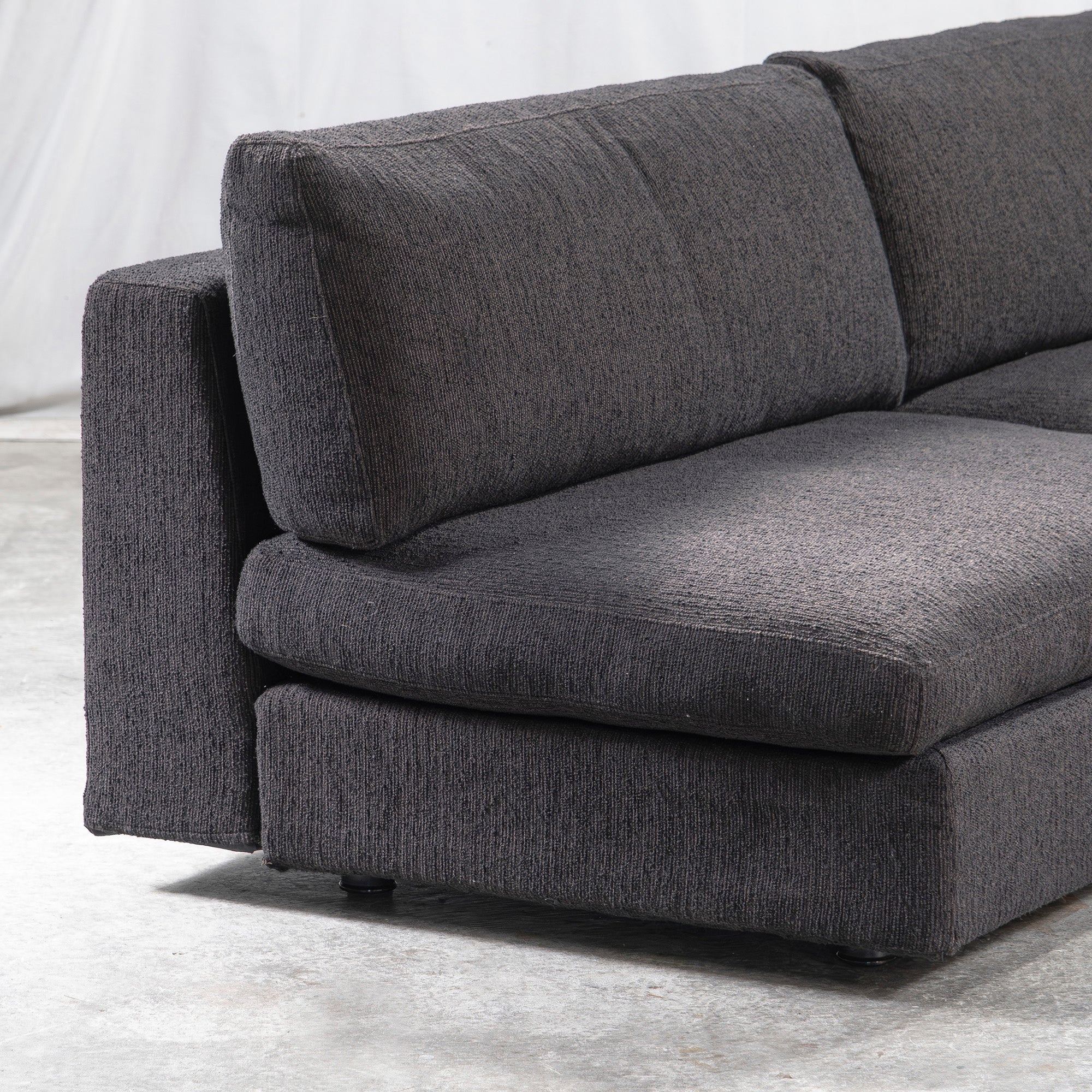 ソファ カッシーナ Cassina 235 MISTER ミスター 片アームソファ ナロウアーム ◆東京都内限定配送◆ ファブリック フェザークッション