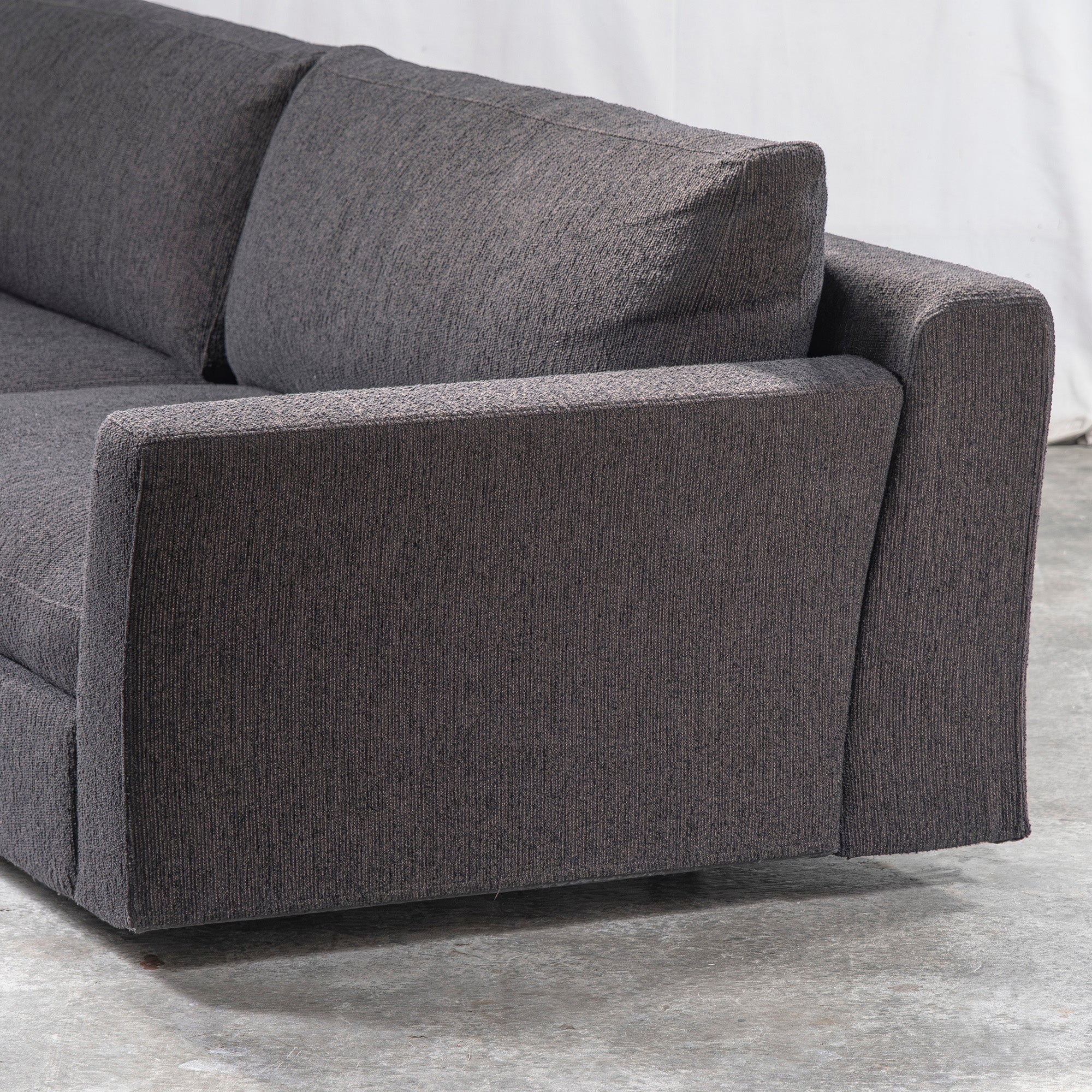 ソファ カッシーナ Cassina 235 MISTER ミスター 片アームソファ ナロウアーム ◆東京都内限定配送◆ ファブリック フェザークッション