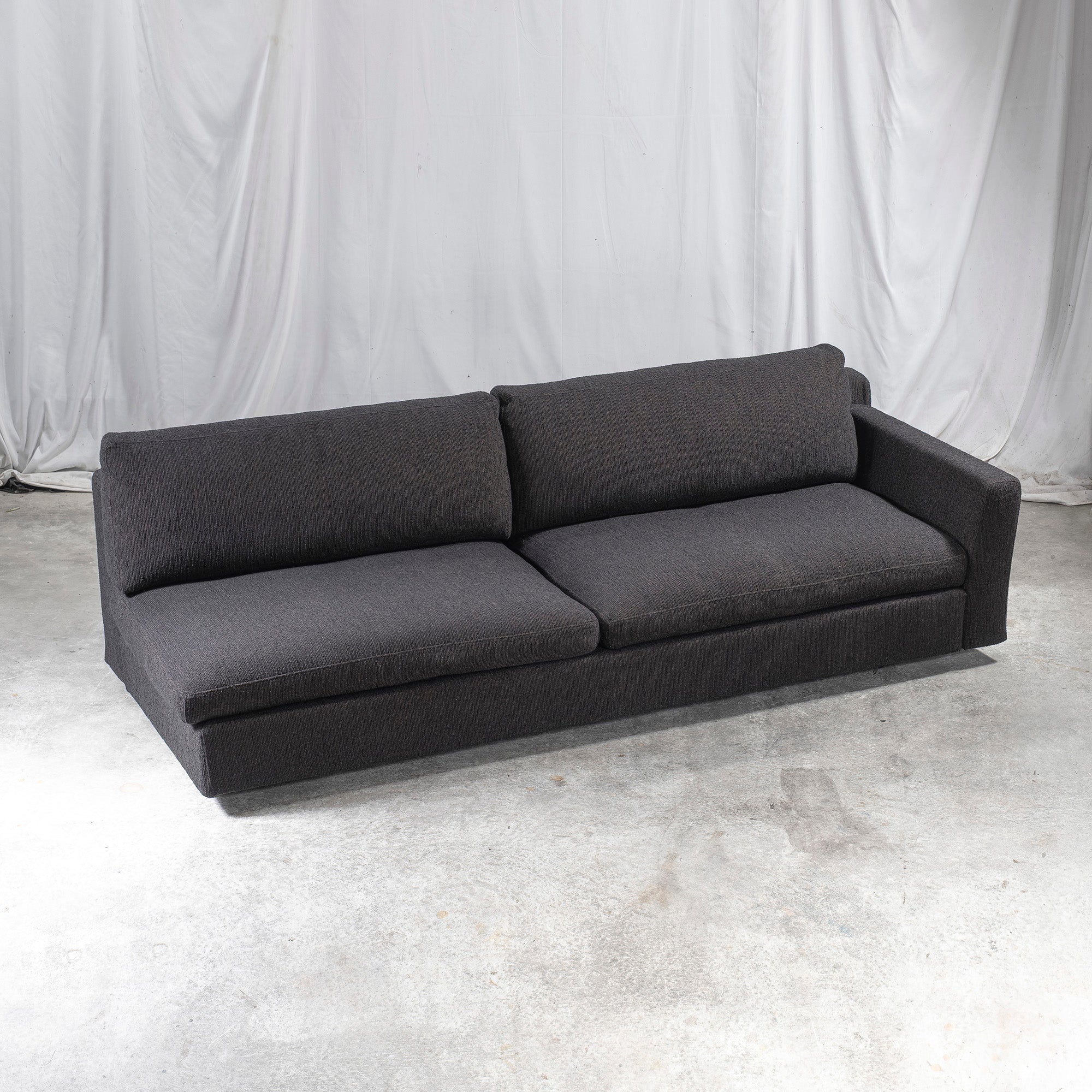 ソファ カッシーナ Cassina 235 MISTER ミスター 片アームソファ ナロウアーム ◆東京都内限定配送◆ ファブリック フェザークッション