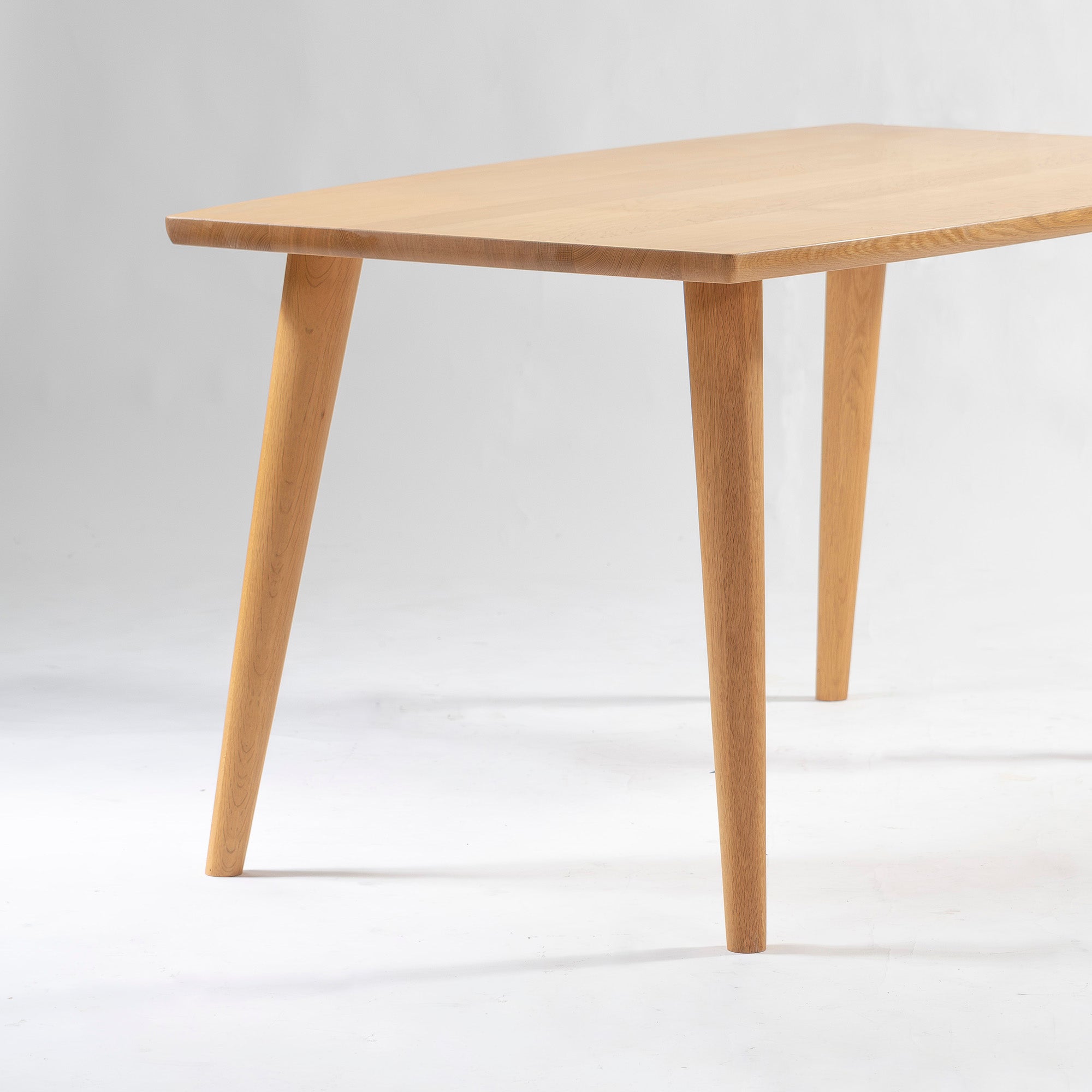 ダイニングテーブル 柏木工 オーダーテーブルシリーズ 幅135cm ナラ無垢材 オーク無垢材 樽型天板 天然木 北欧 和モダン ナチュラル 4人用