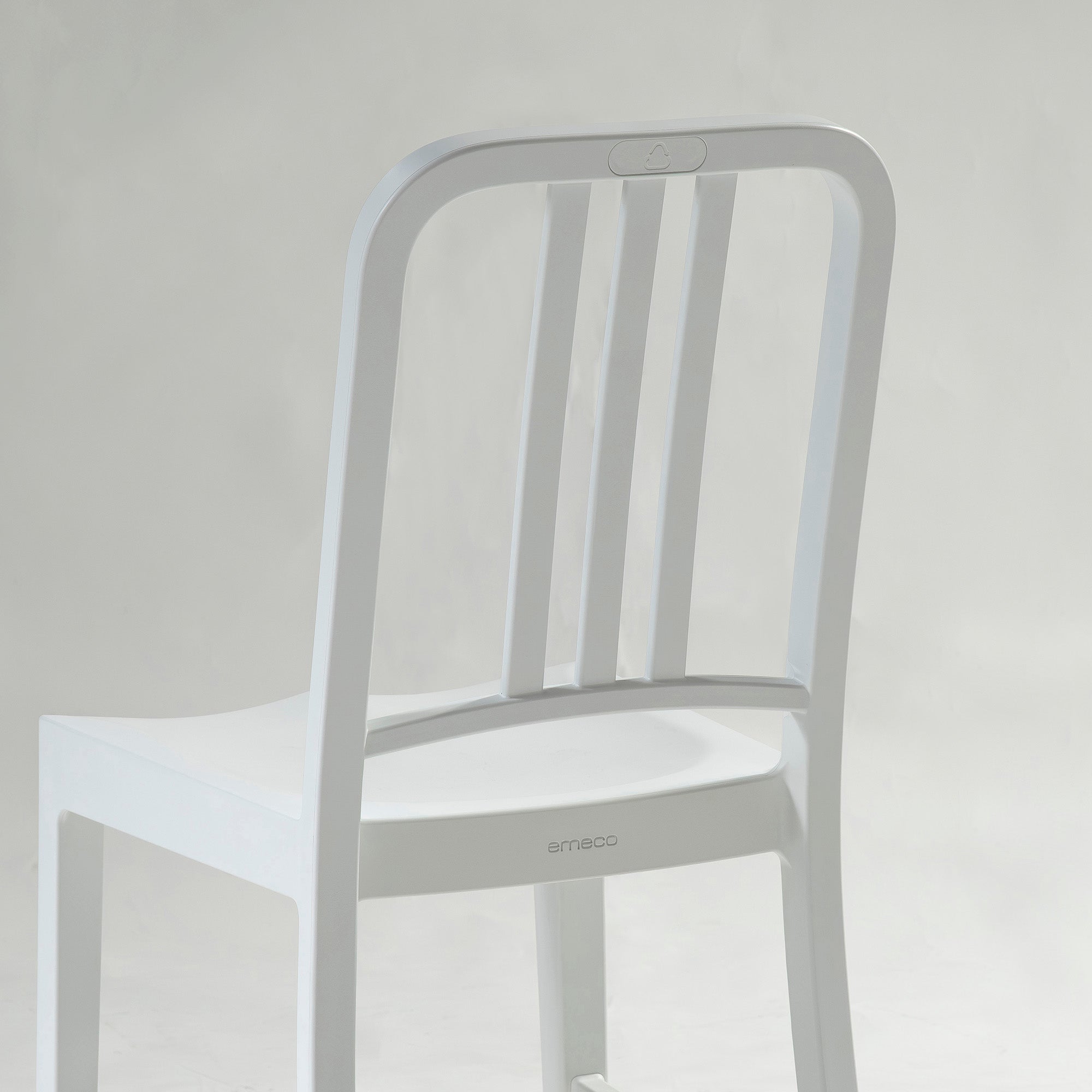 ダイニングチェア エメコ emeco コカコーラ コラボ 111 NAVY CHAIR ネイビーチェア リサイクルプラスチック ホワイト モダン サステナブル