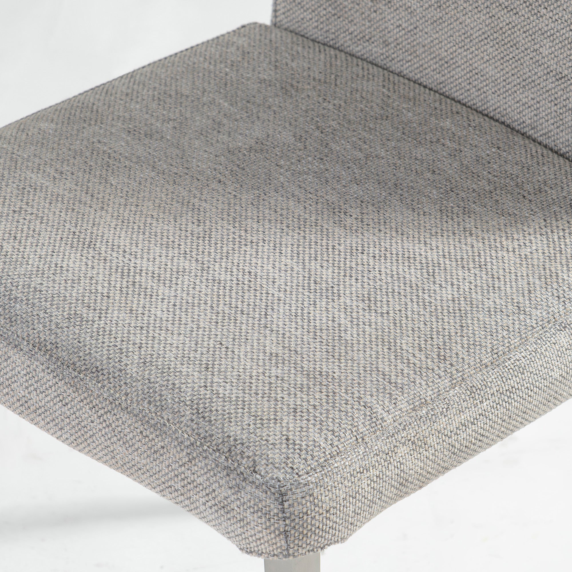 ダイニングチェア ボーコンセプト BoConcept NICO ニコ アームレスチェア グレー(4) ファブリック ステンレス脚 北欧モダン シンプルモダン