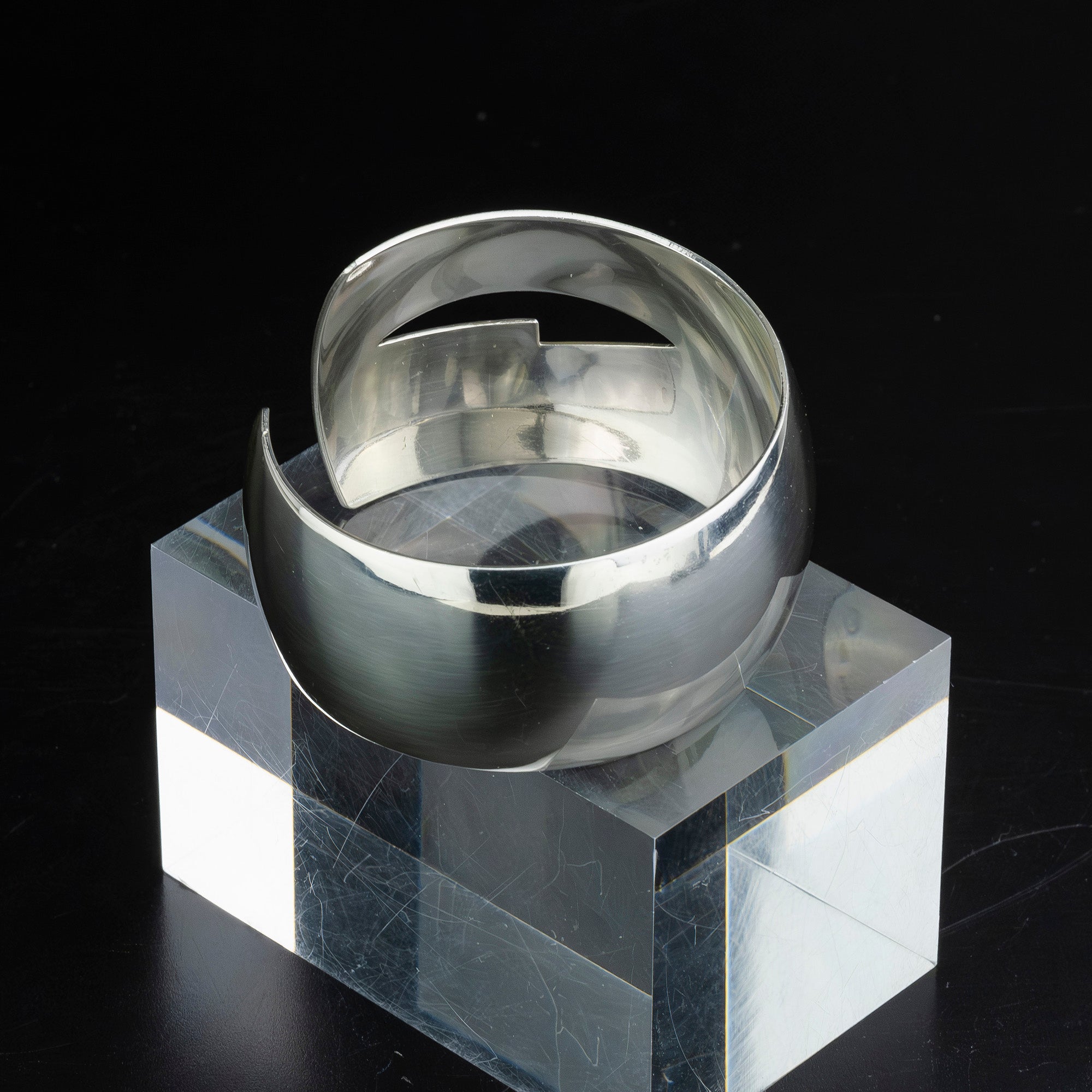 グッチ GUCCI バングル ブレスレット シルバー925 約72g 幅広 カフ ユニセックス メンズ レディース アクセサリー シンプル デザイン