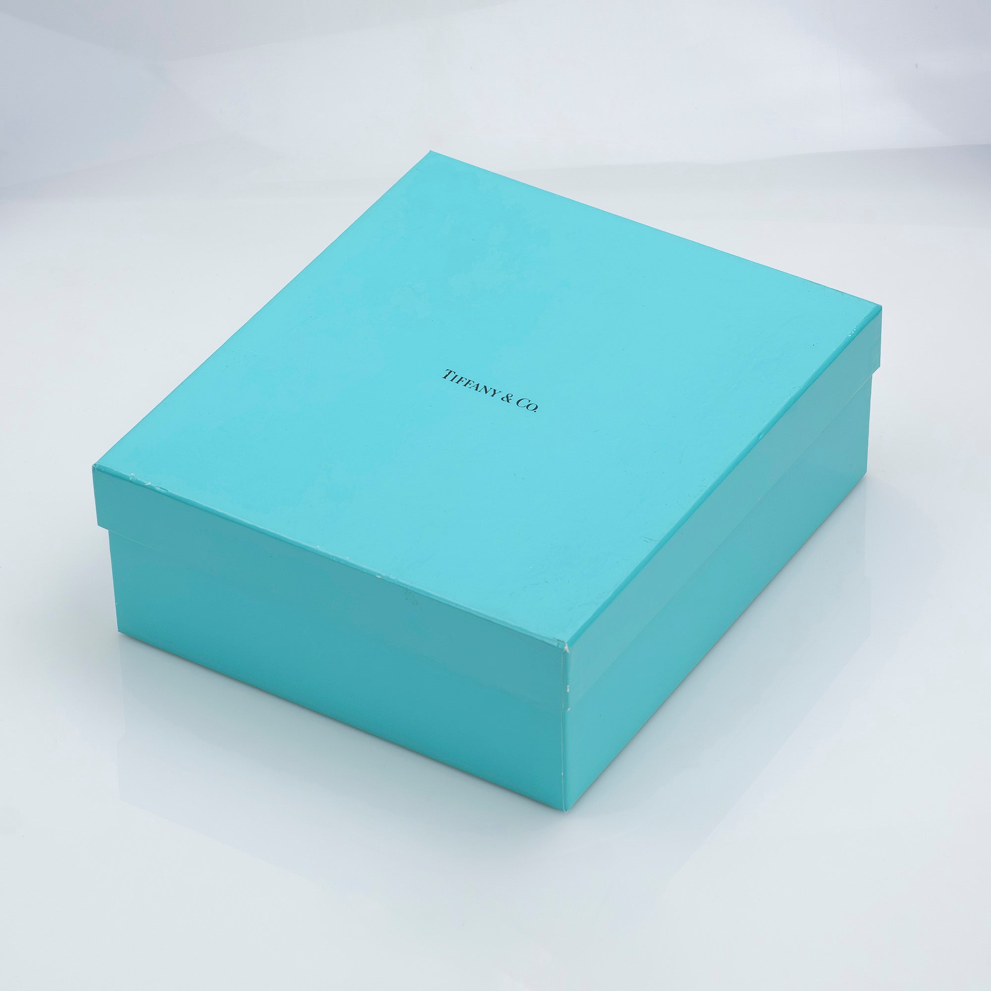 Tiffany & Co. Atlas Wine Glasses, Pair, Made in Japan, Crystal with Roman Numeral Cut, Elegant Design, Box Included