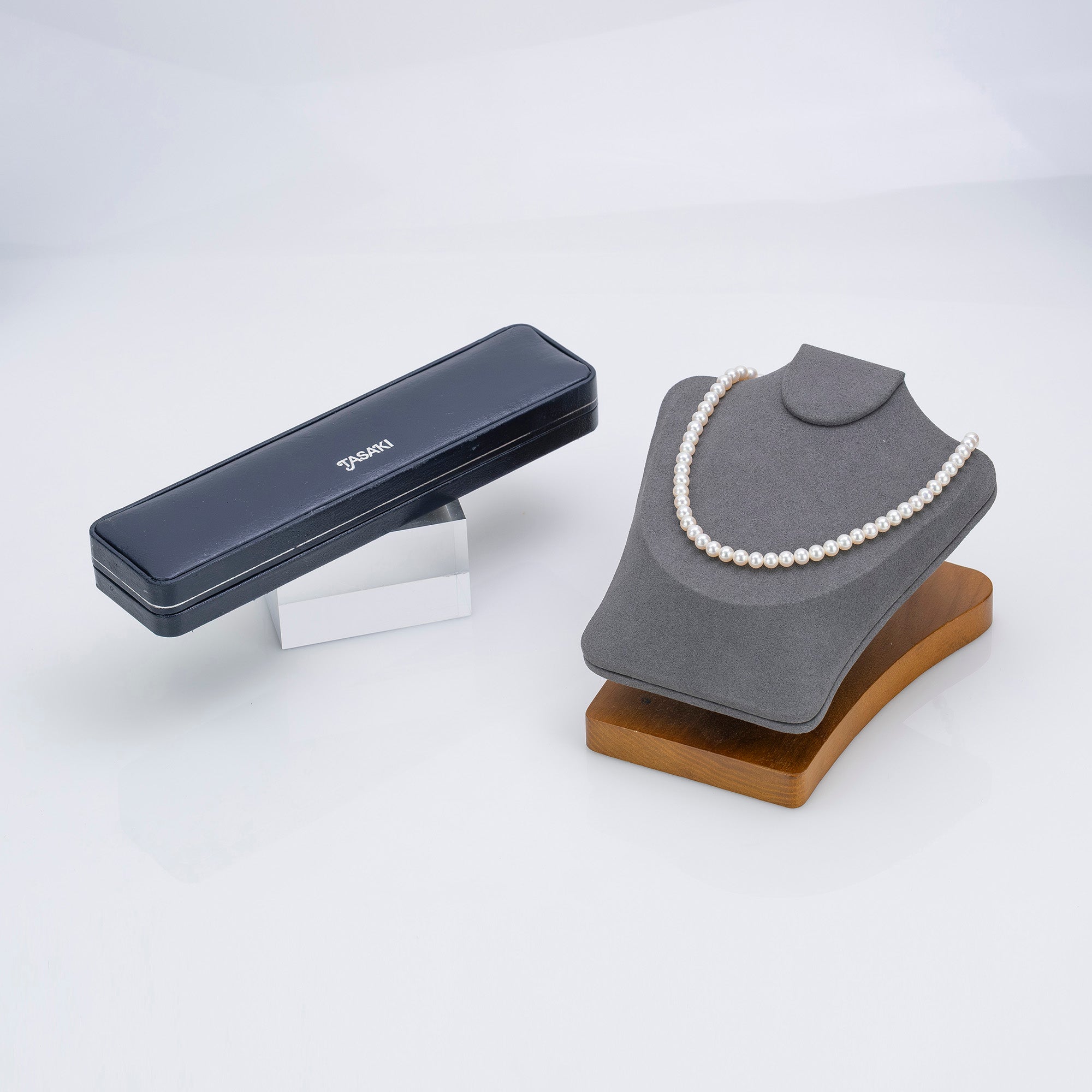 TASAKI 田崎真珠 パールネックレス リボンモチーフクラスプ ケース付き 5mm珠 ホワイト系 フォーマル アクセサリー 冠婚葬祭