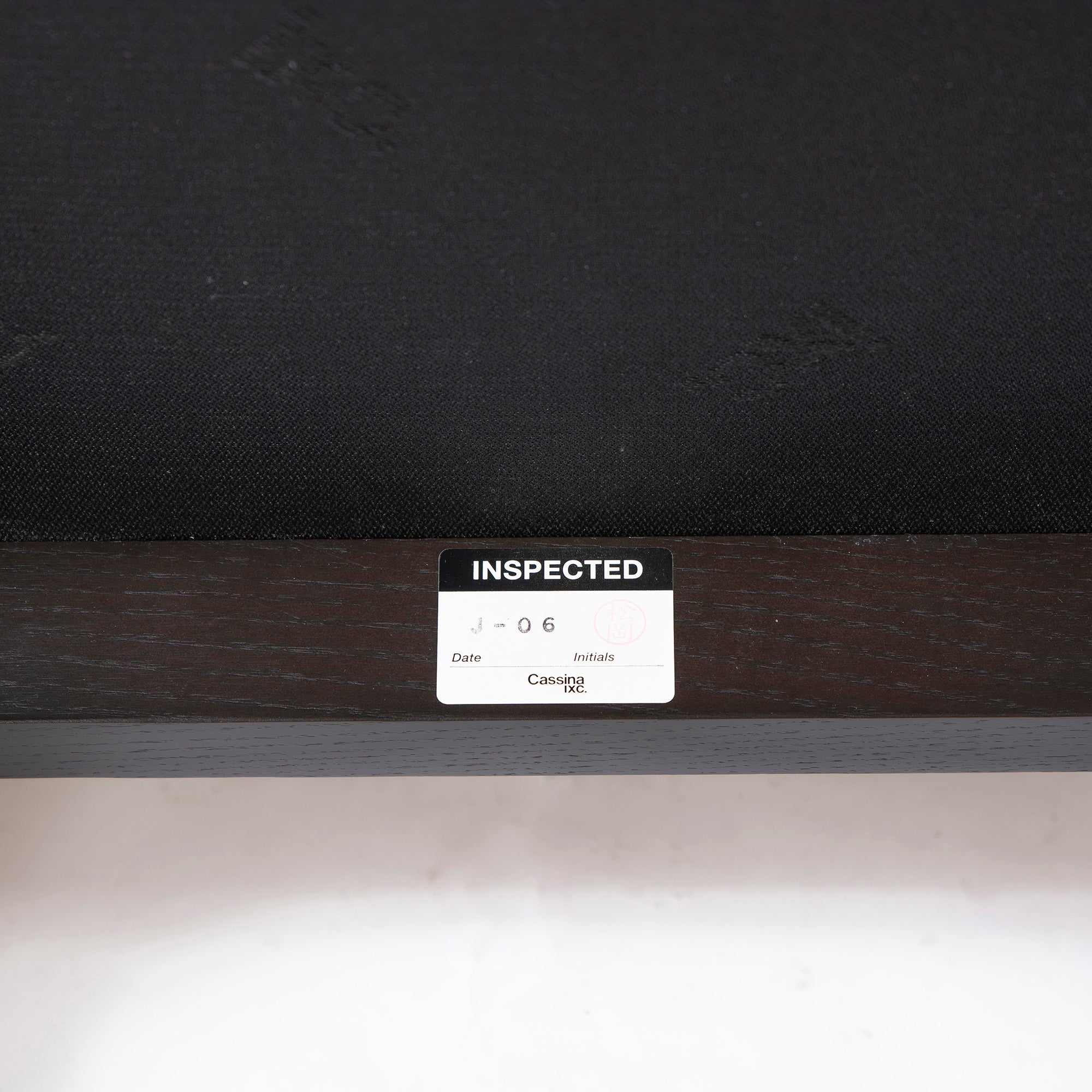 ダイニングチェア カッシーナ Cassina IXC. LINE ライン アームレスチェア(1) アッシュ材 ファブリック イタリアモダン ラグジュアリー