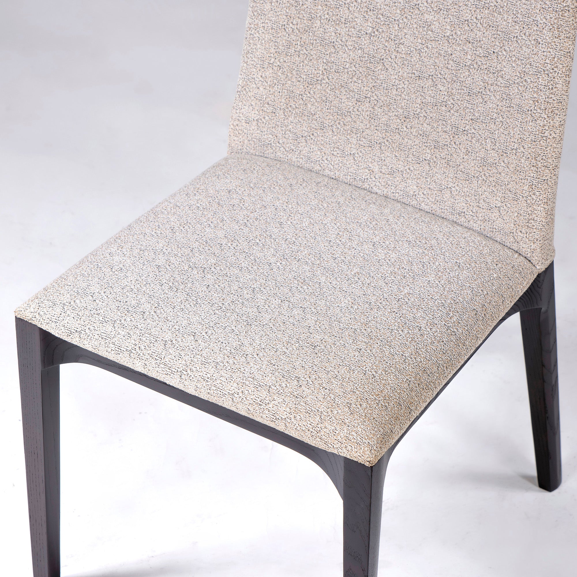 ダイニングチェア カッシーナ Cassina IXC. LINE ライン アームレスチェア(3) アッシュ材 ファブリック イタリアモダン ラグジュアリー