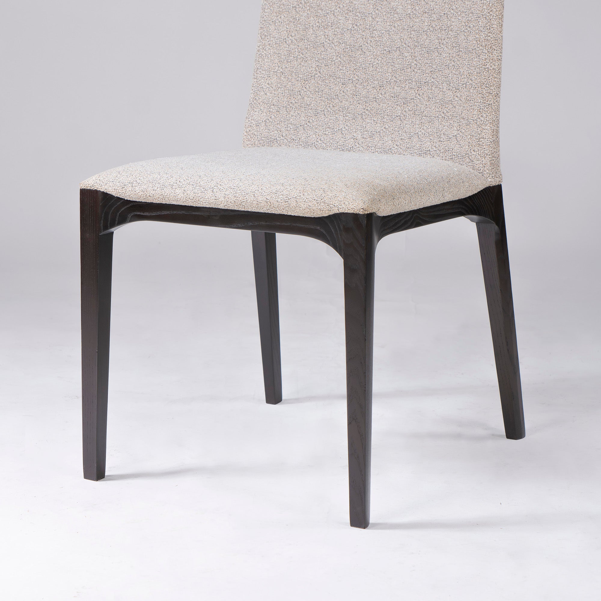 ダイニングチェア カッシーナ Cassina IXC. LINE ライン アームレスチェア(3) アッシュ材 ファブリック イタリアモダン ラグジュアリー