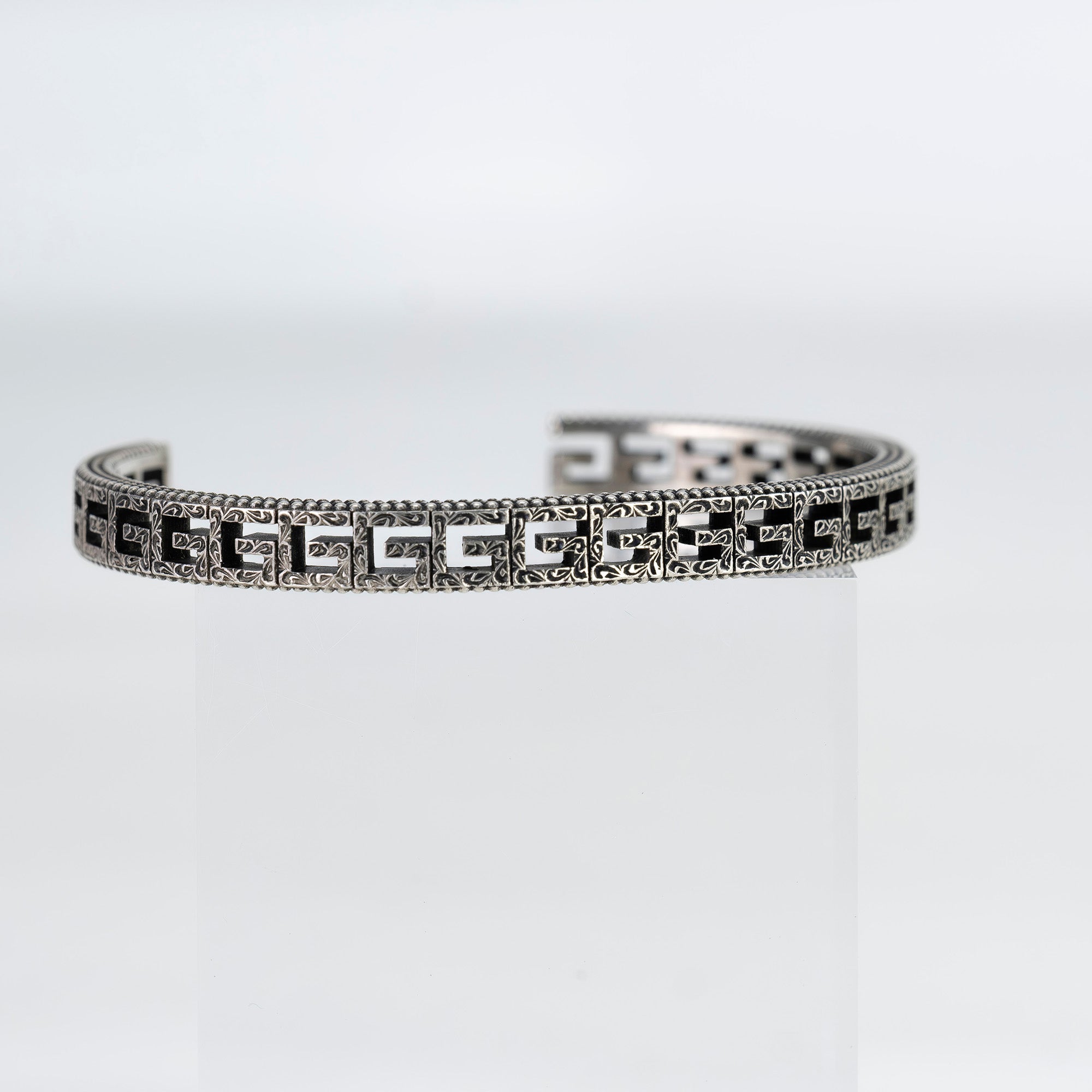 Gucci Arabesque G Motif Bangle #18, Sterling Silver, Approx. 20.6g, Men's Accessory, Box and Dust Bag Included