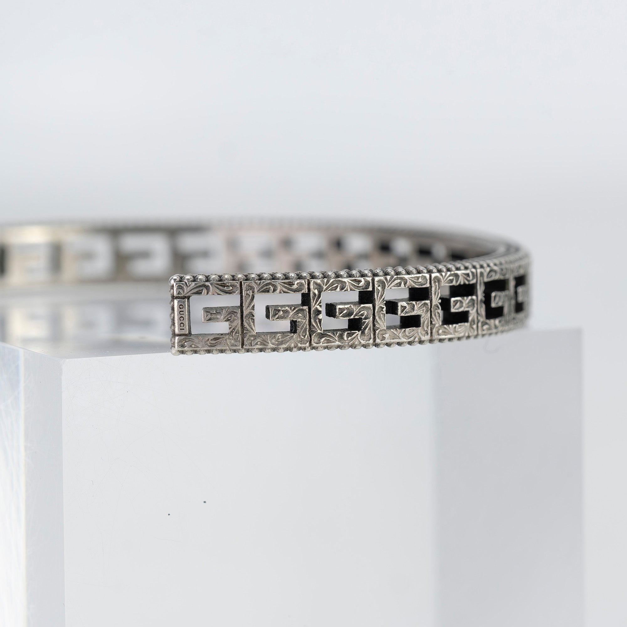 Gucci Arabesque G Motif Bangle #18, Sterling Silver, Approx. 20.6g, Men's Accessory, Box and Dust Bag Included