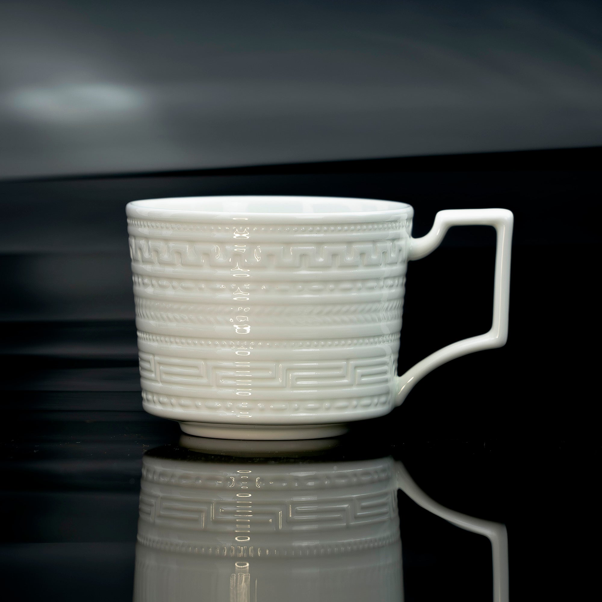 ウェッジウッド インタグリオ WEDGWOOD INTAGLIO ティーカップ&ソーサー ホワイト 英国食器【箱付】