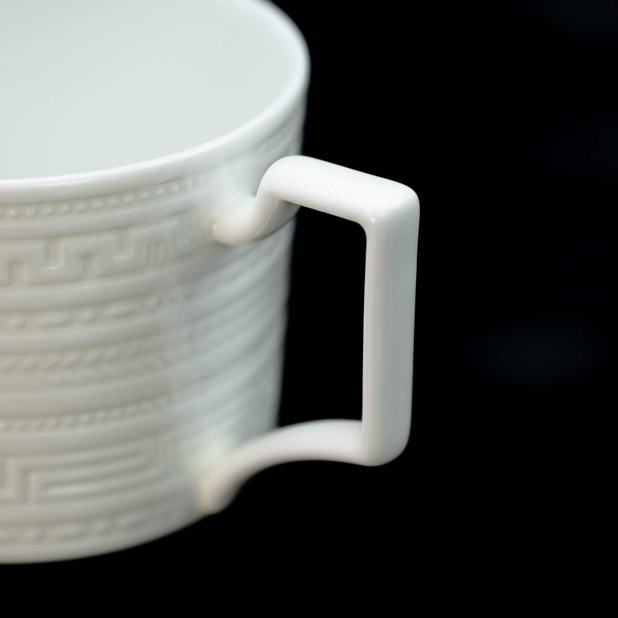 ウェッジウッド インタグリオ WEDGWOOD INTAGLIO ティーカップ&ソーサー ホワイト 英国食器【箱付】