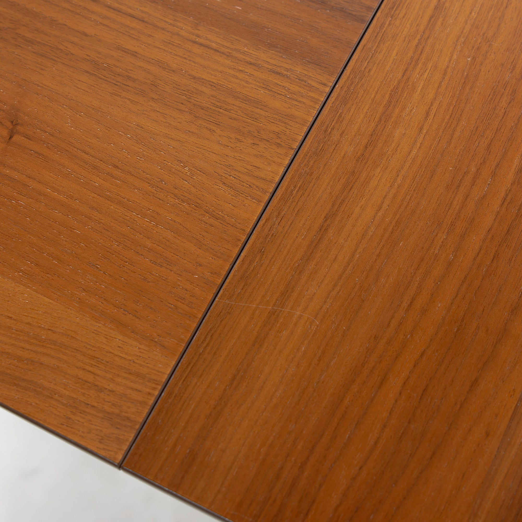 ダイニングテーブル ボーコンセプト BoConcept Milanoノ エクステンションダイニングテーブル ウォールナット 北欧モダン 伸長式 ミニマル