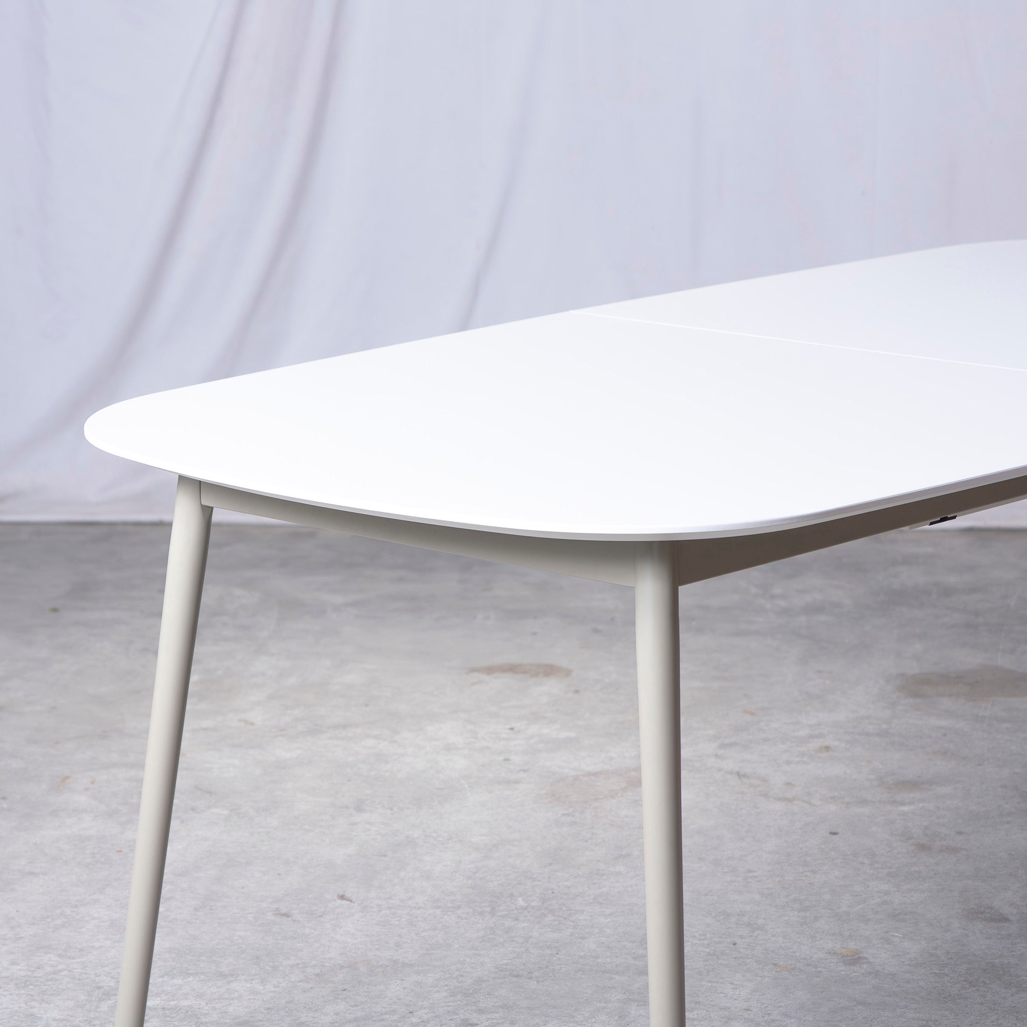 BoConcept Kingston エクステンションダイニングテーブル 伸長式 ホワイト アッシュグレー
