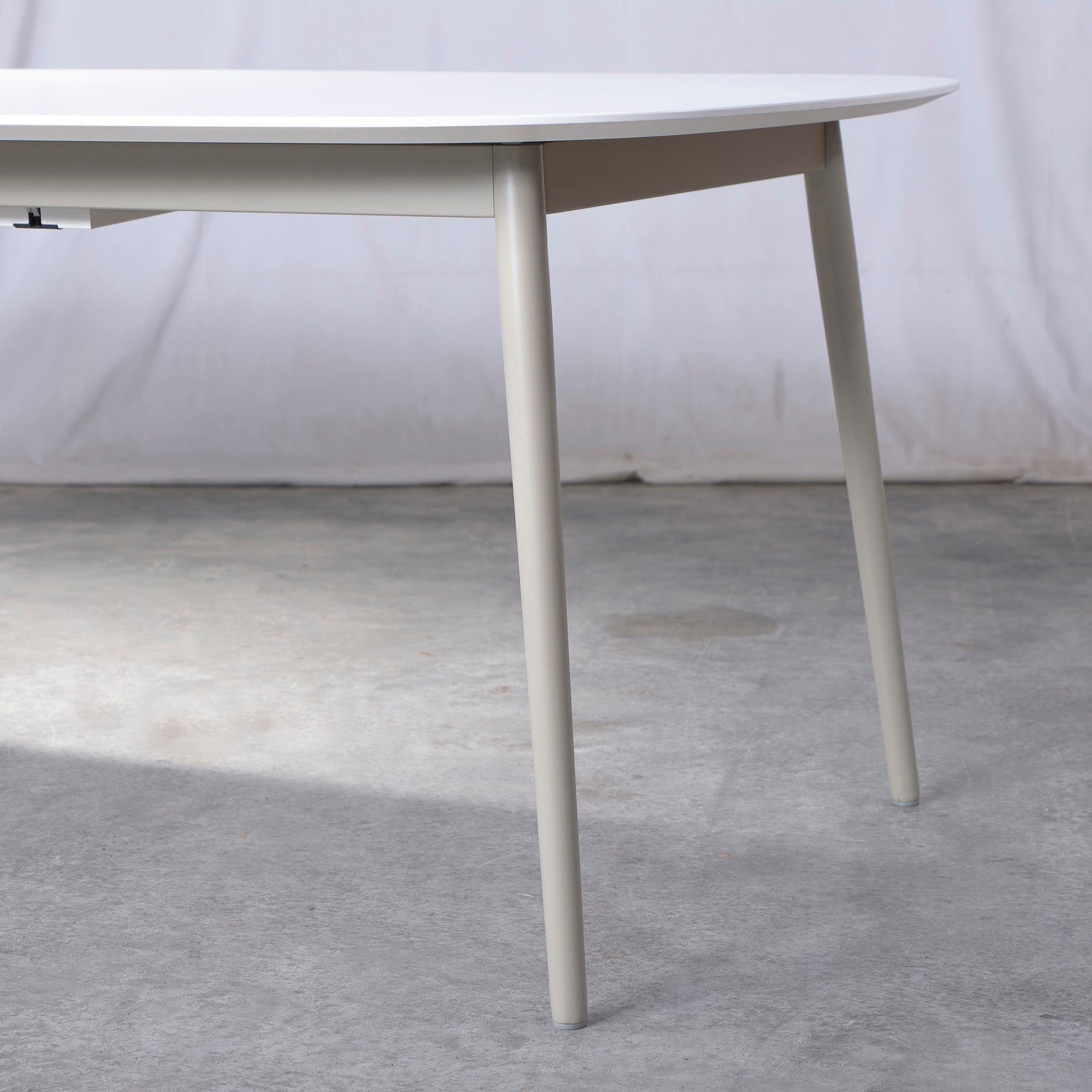 BoConcept Kingston エクステンションダイニングテーブル 伸長式 ホワイト アッシュグレー