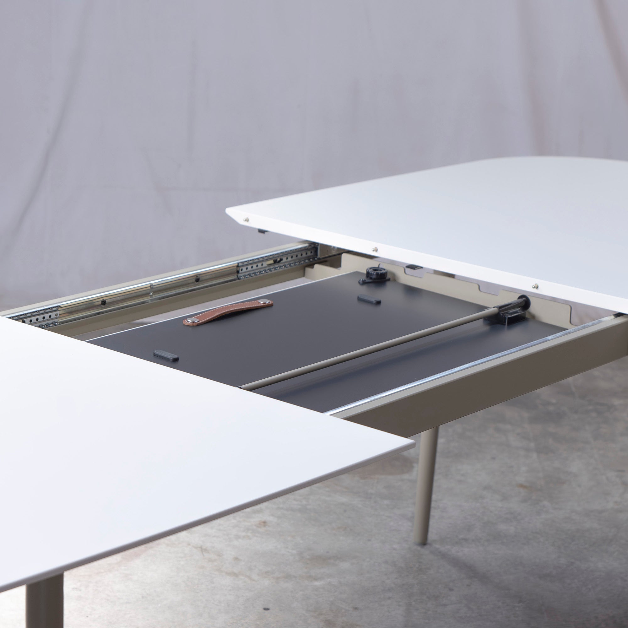 BoConcept Kingston エクステンションダイニングテーブル 伸長式 ホワイト アッシュグレー