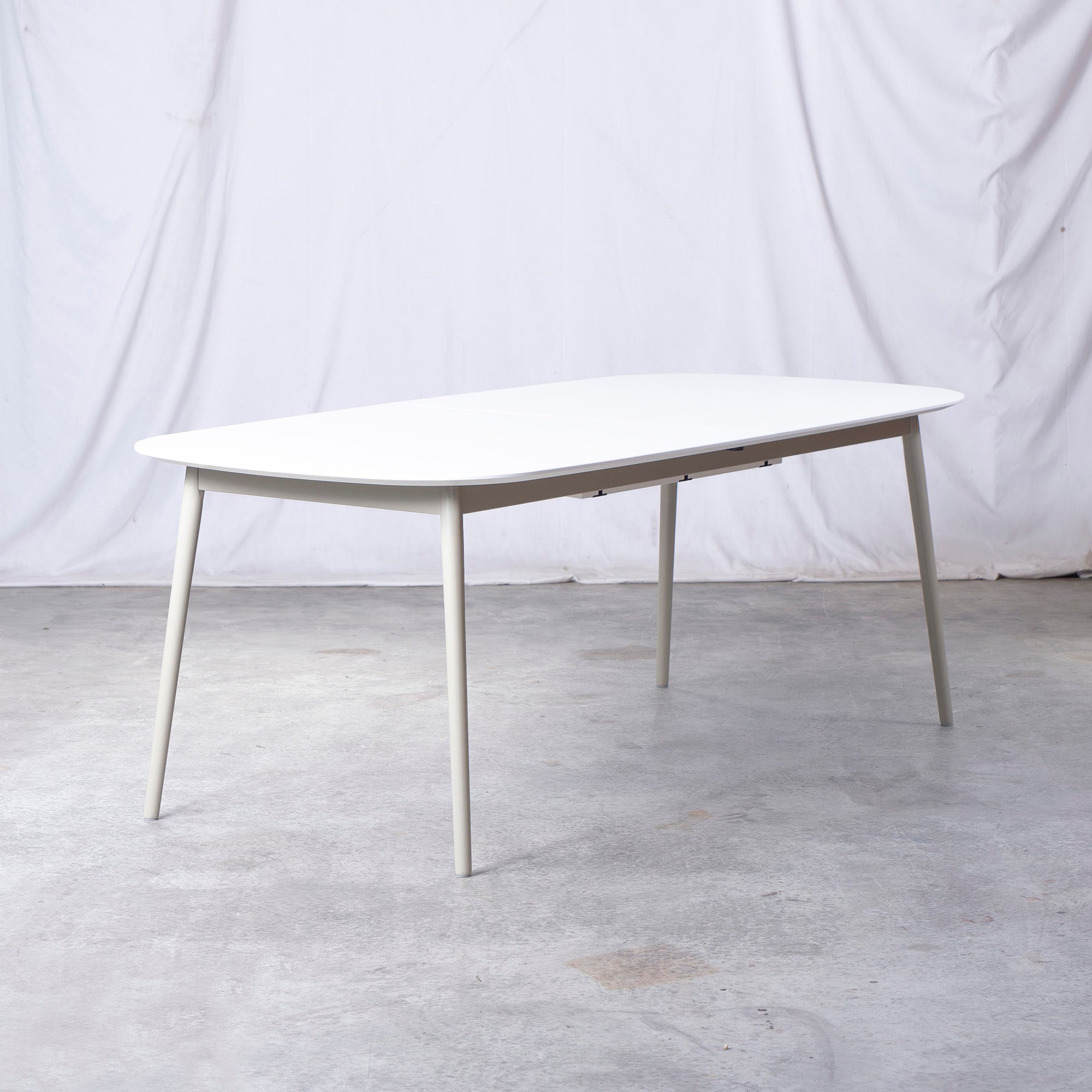 BoConcept Kingston エクステンションダイニングテーブル 伸長式 ホワイト アッシュグレー