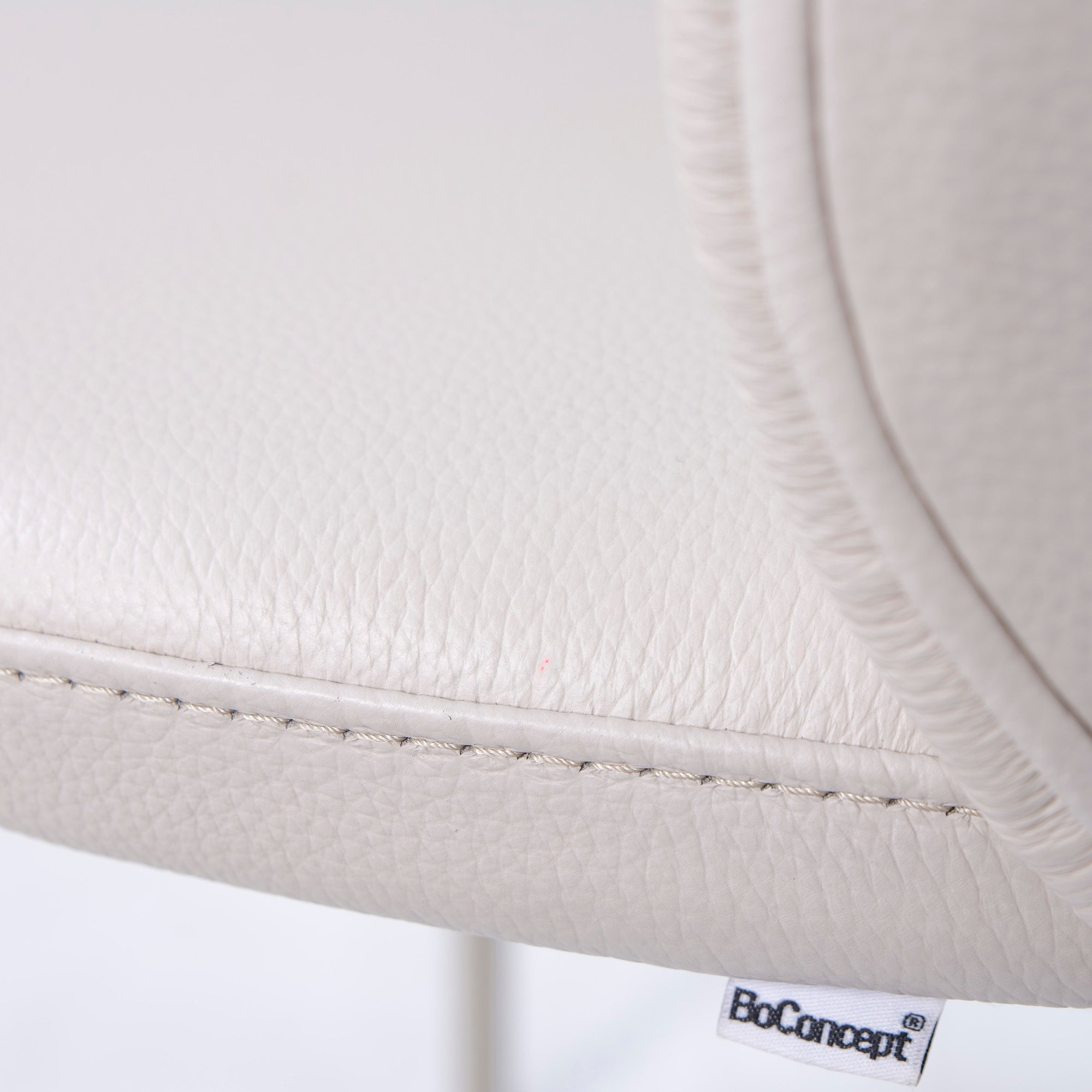 BoConcept Princeton ダイニングチェア(1) レザー ライトベージュ系 マットアッシュグレー メタル脚