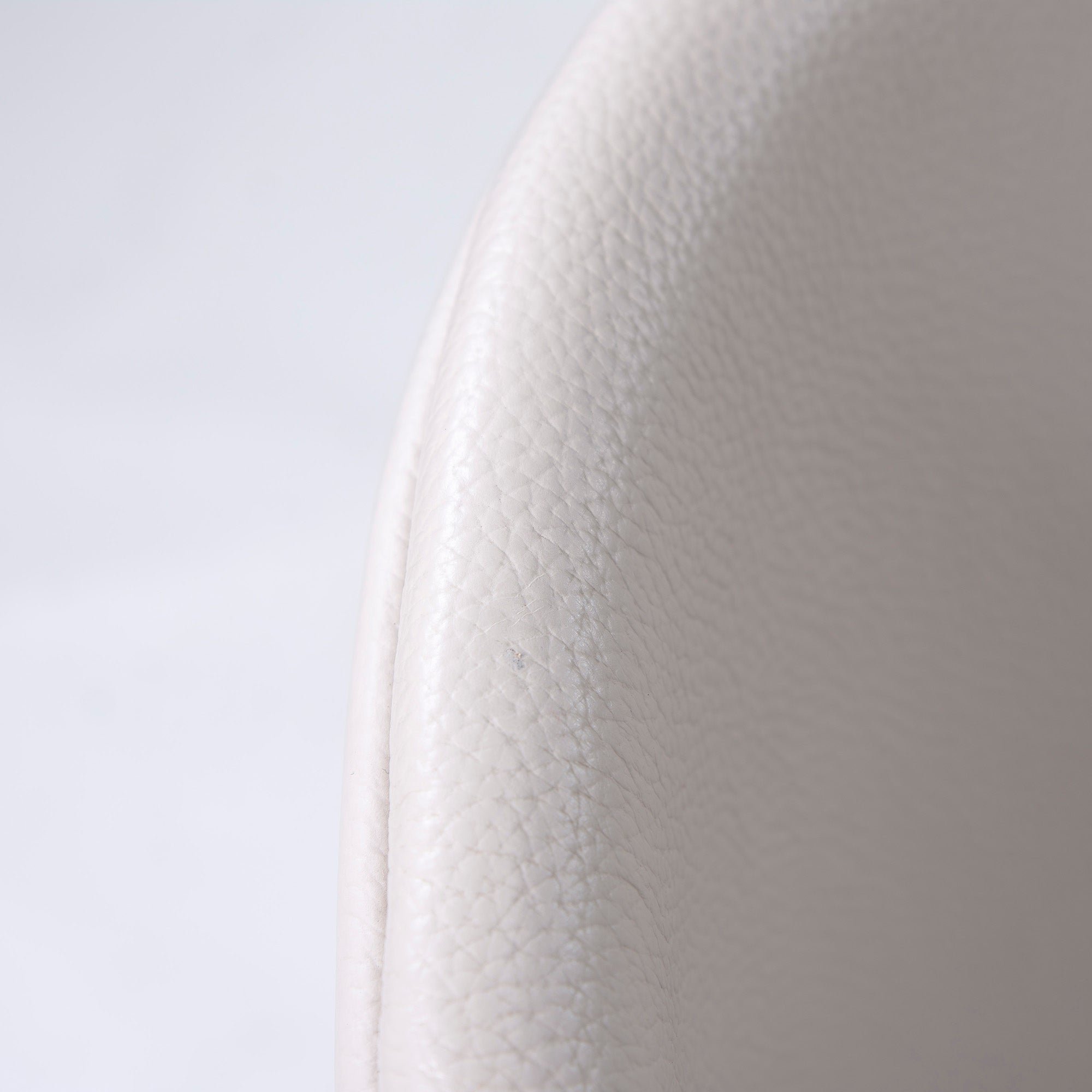 BoConcept Princeton ダイニングチェア(1) レザー ライトベージュ系 マットアッシュグレー メタル脚