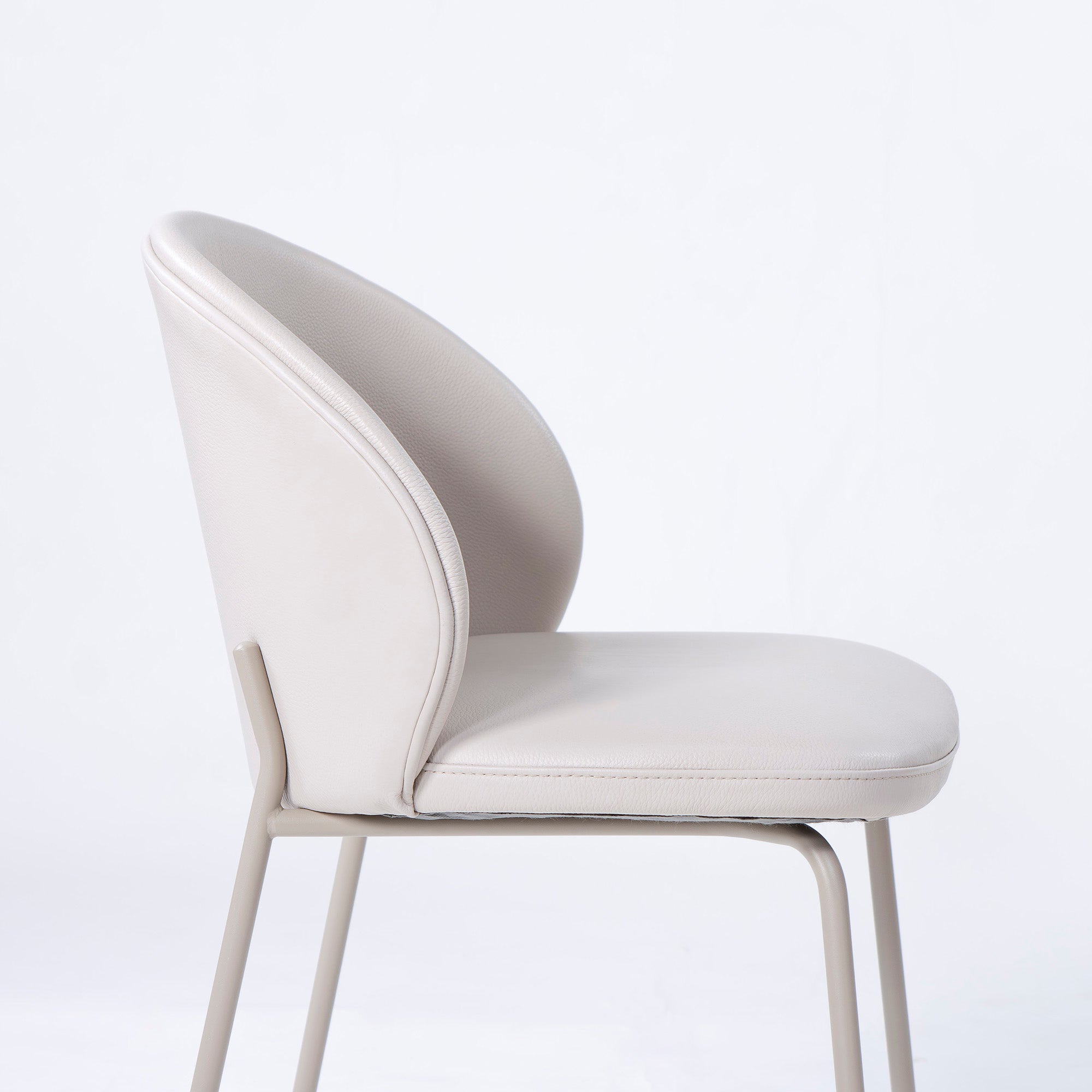 BoConcept Princeton ダイニングチェア(6) レザー ライトベージュ系 マットアッシュグレー メタル脚