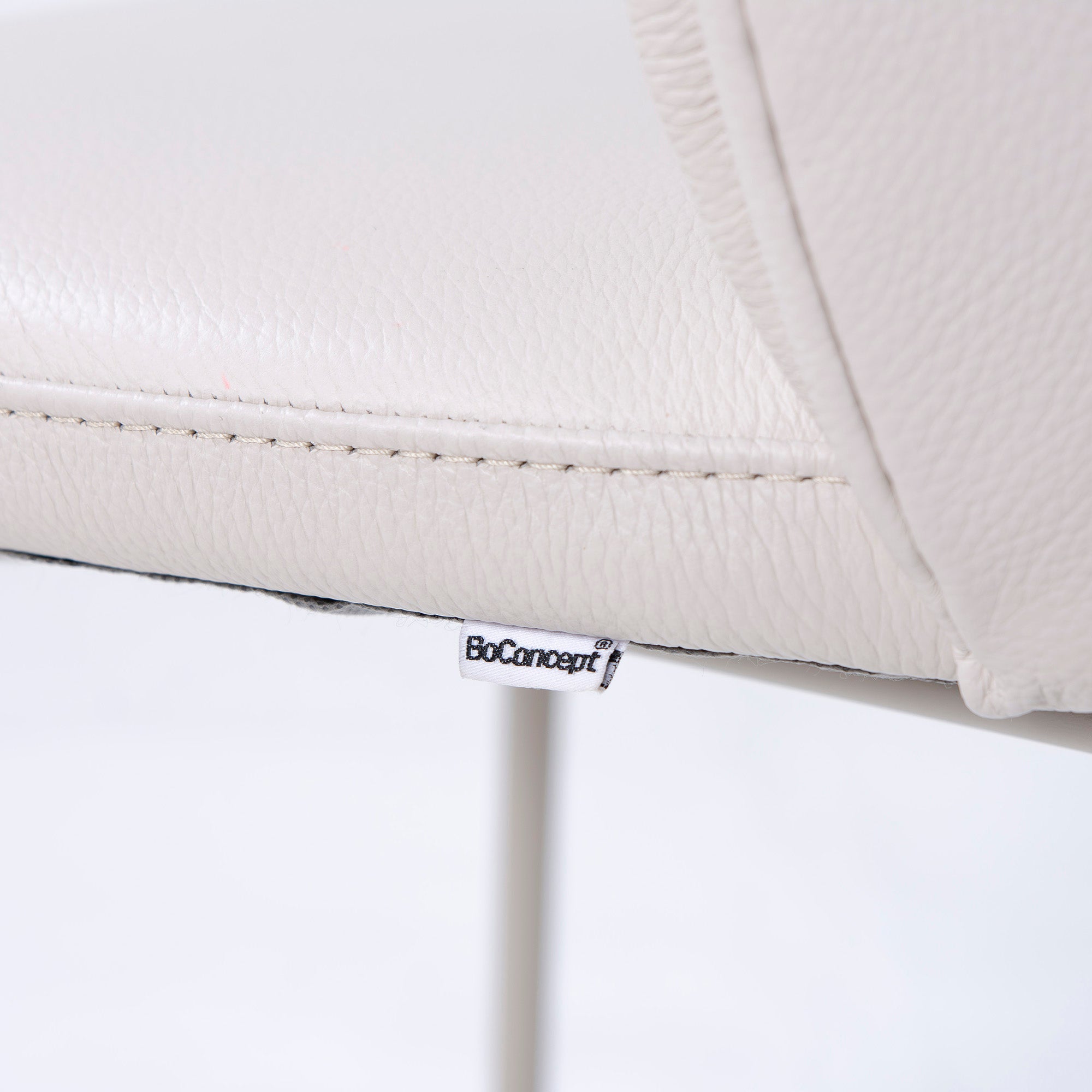 BoConcept Princeton ダイニングチェア(6) レザー ライトベージュ系 マットアッシュグレー メタル脚