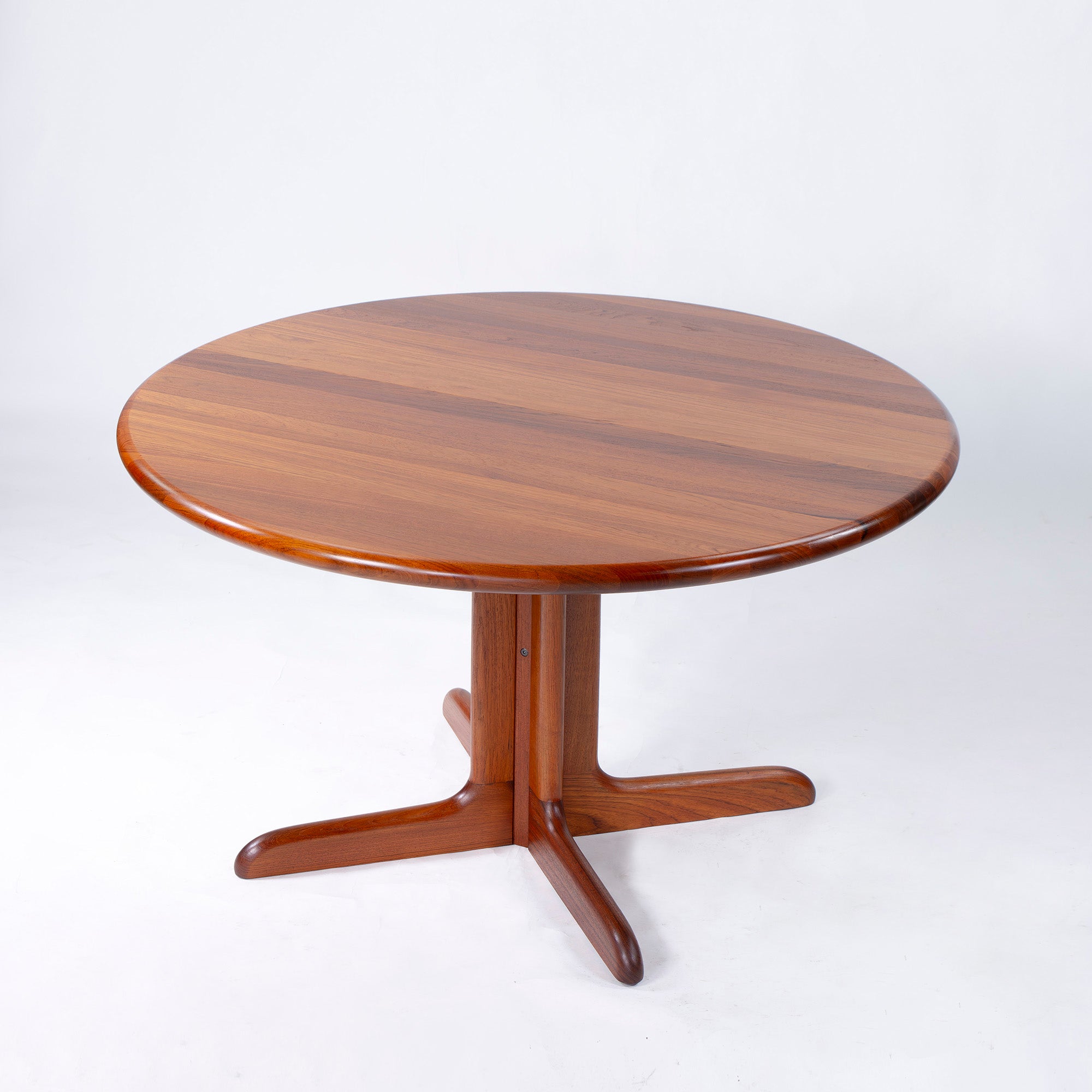 Gudme Mobelfabrik ラウンドダイニングテーブル チーク無垢材 Φ126㎝ 北欧ヴィンテージ 1960s