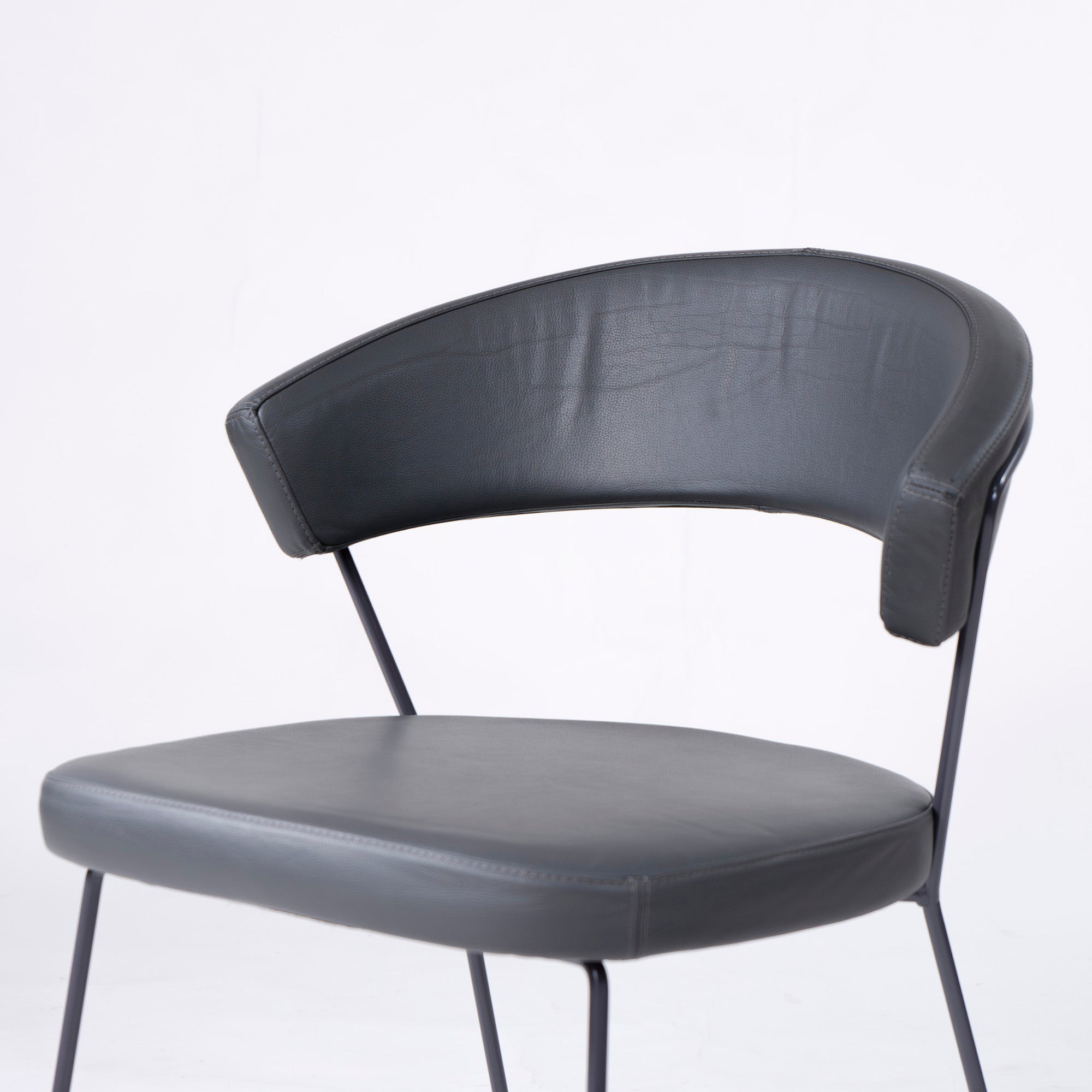 Calligaris Connubia NEW YORK CB1022 ダイニングチェア(1) 本革 レザー グレー