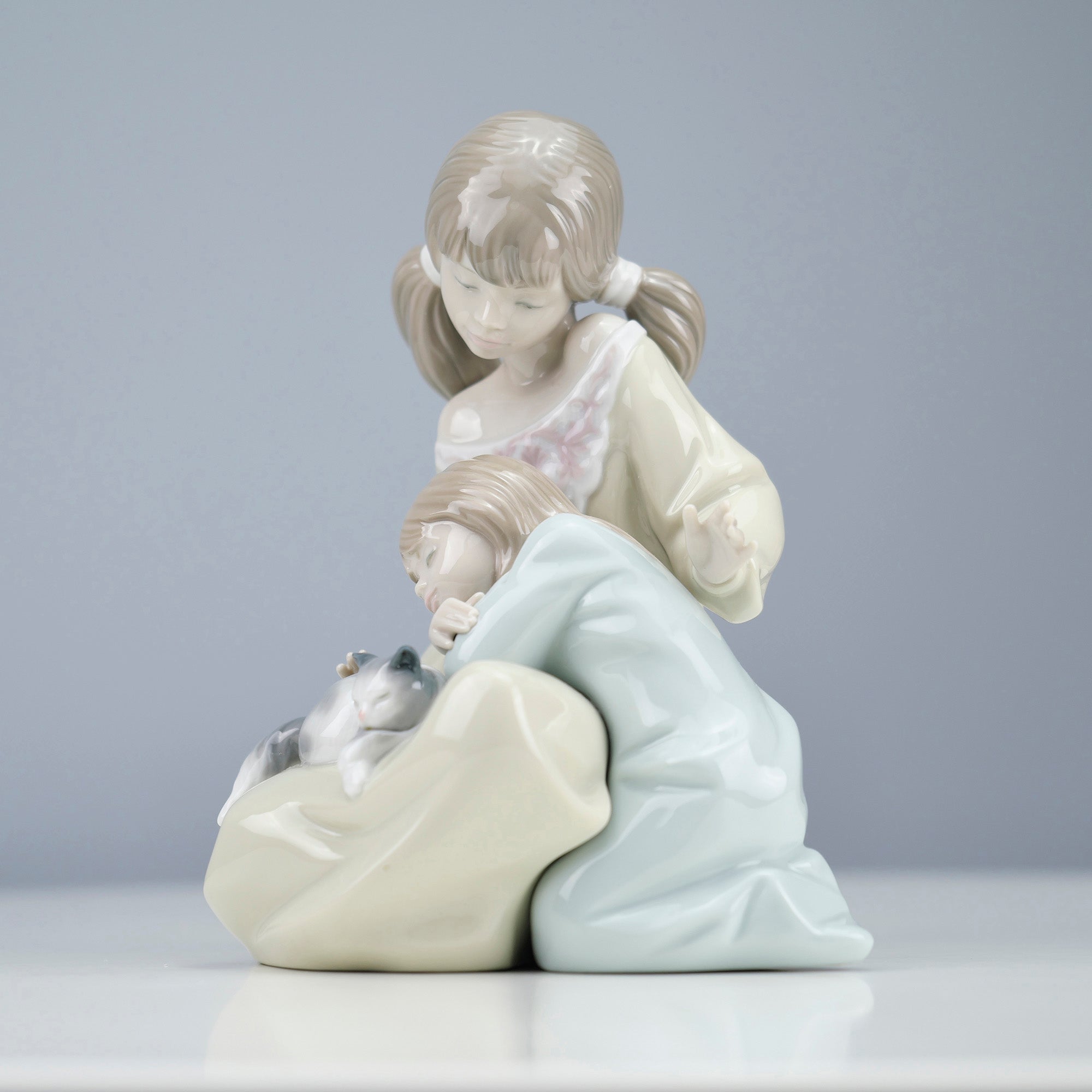 Lladro "LITTELE SISTER" Vintage Figurine