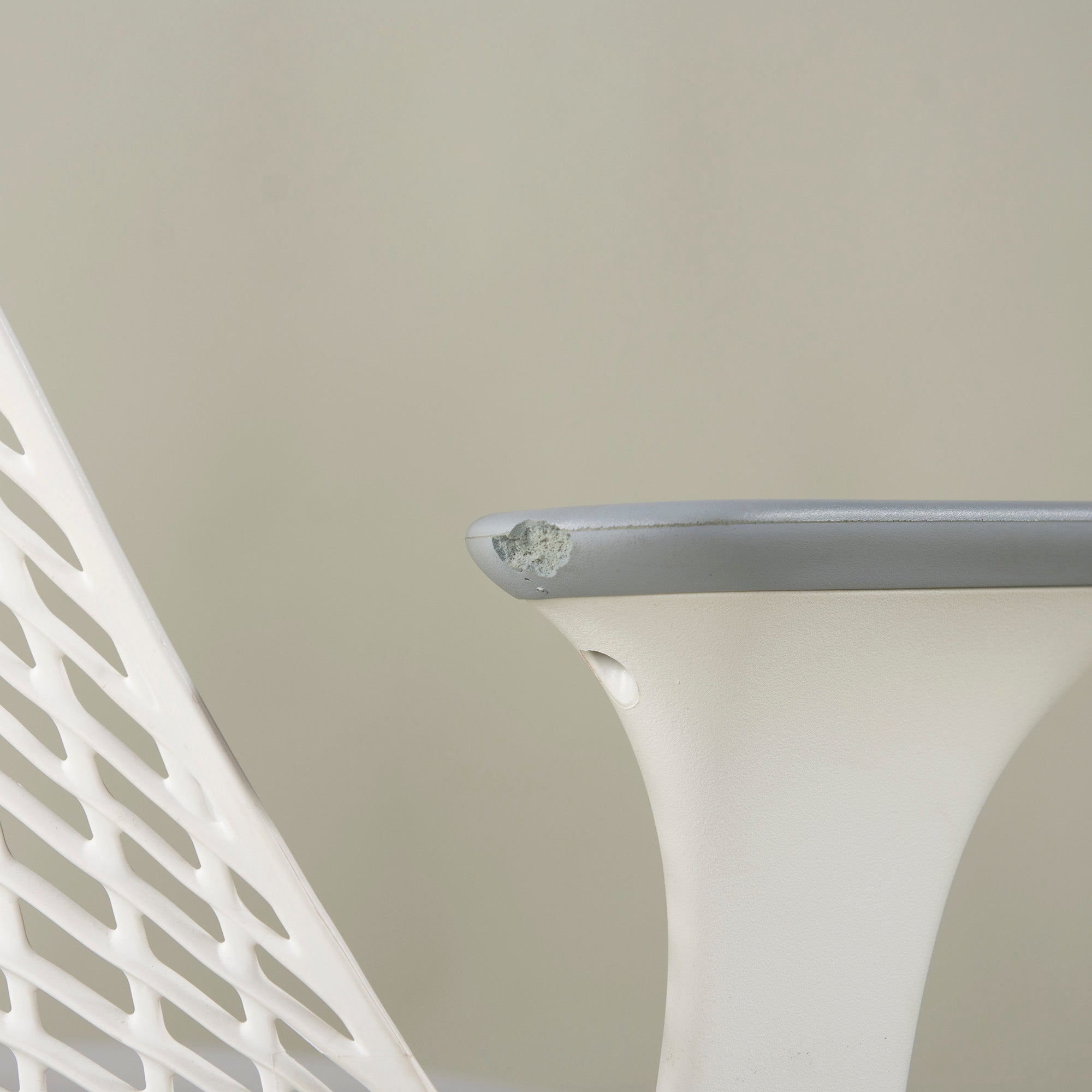 Herman Miller Sail Chair, White, Adjustable Arm, Old Model, Desk Chair, OA Chair, Remote