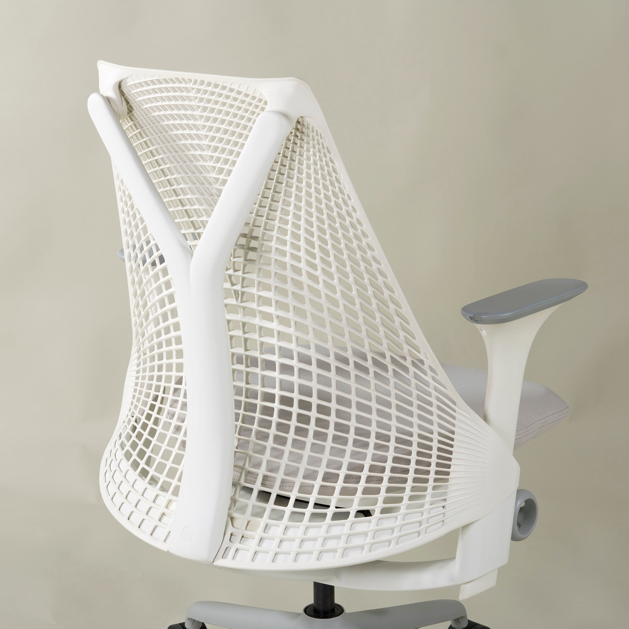 Herman Miller Sail Chair, White, Adjustable Arm, Old Model, Desk Chair, OA Chair, Remote