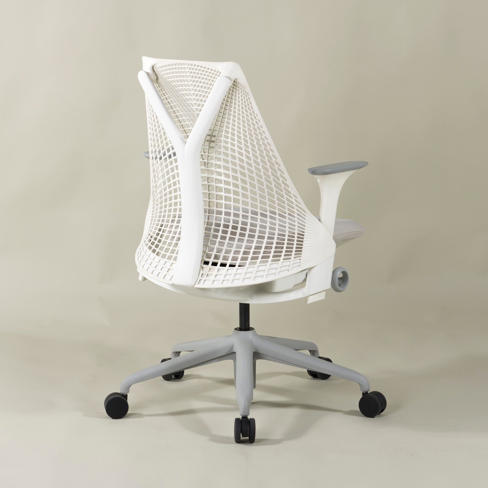 Herman Miller Sail Chair, White, Adjustable Arm, Old Model, Desk Chair, OA Chair, Remote