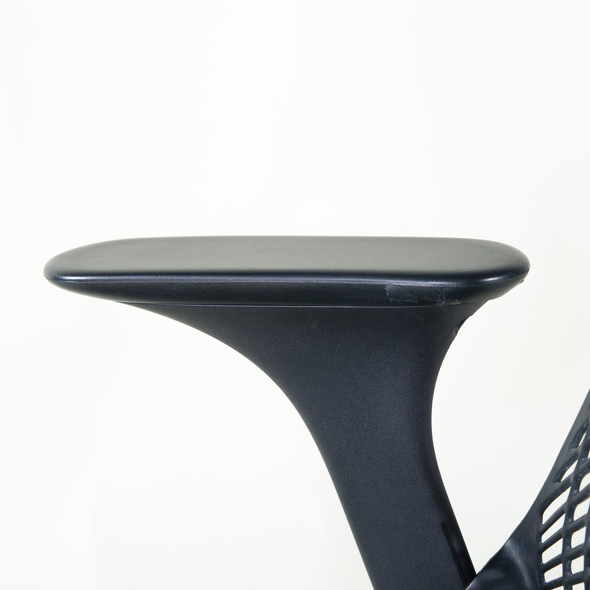 Herman Miller Sail Chair, Black, Adjustable Arm, Old Model, Desk Chair, OA Chair, Remote