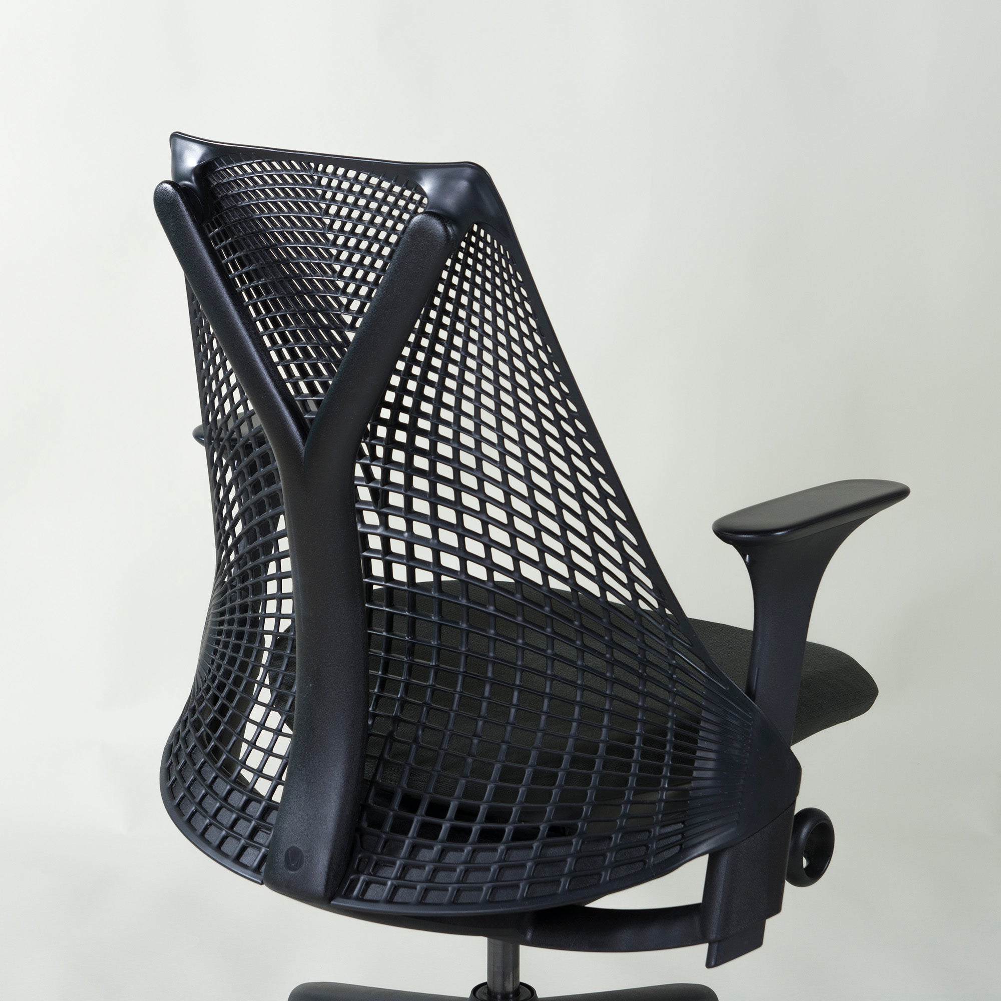 Herman Miller Sail Chair, Black, Adjustable Arm, Old Model, Desk Chair, OA Chair, Remote