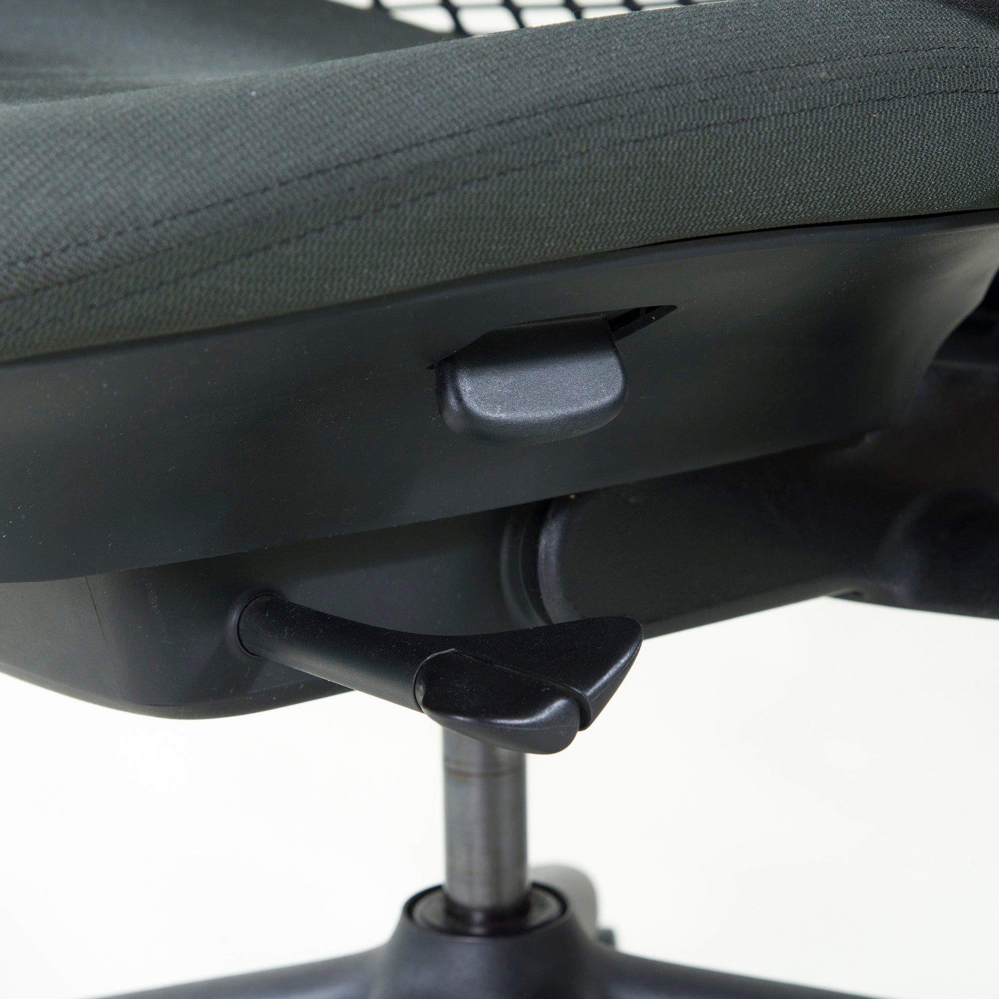 Herman Miller Sail Chair, Black, Adjustable Arm, Old Model, Desk Chair, OA Chair, Remote