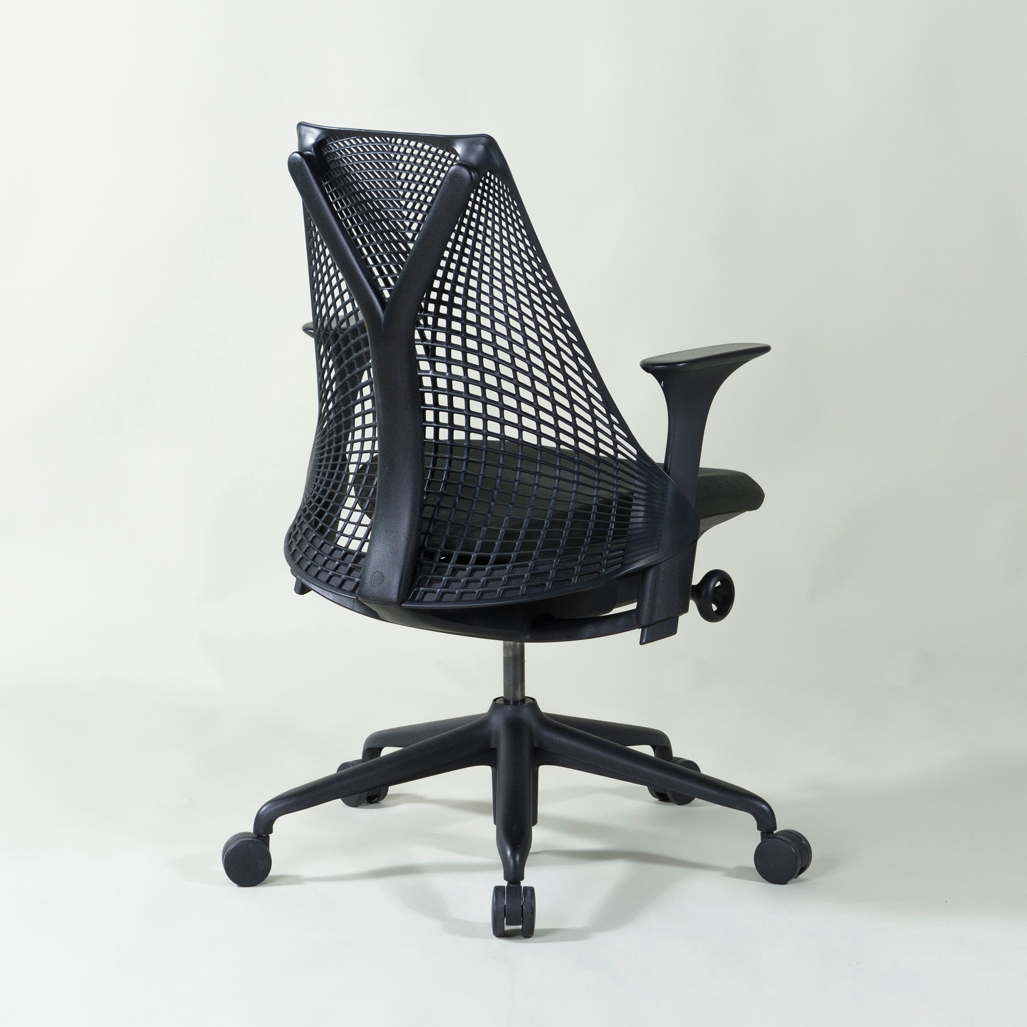 Herman Miller Sail Chair, Black, Adjustable Arm, Old Model, Desk Chair, OA Chair, Remote