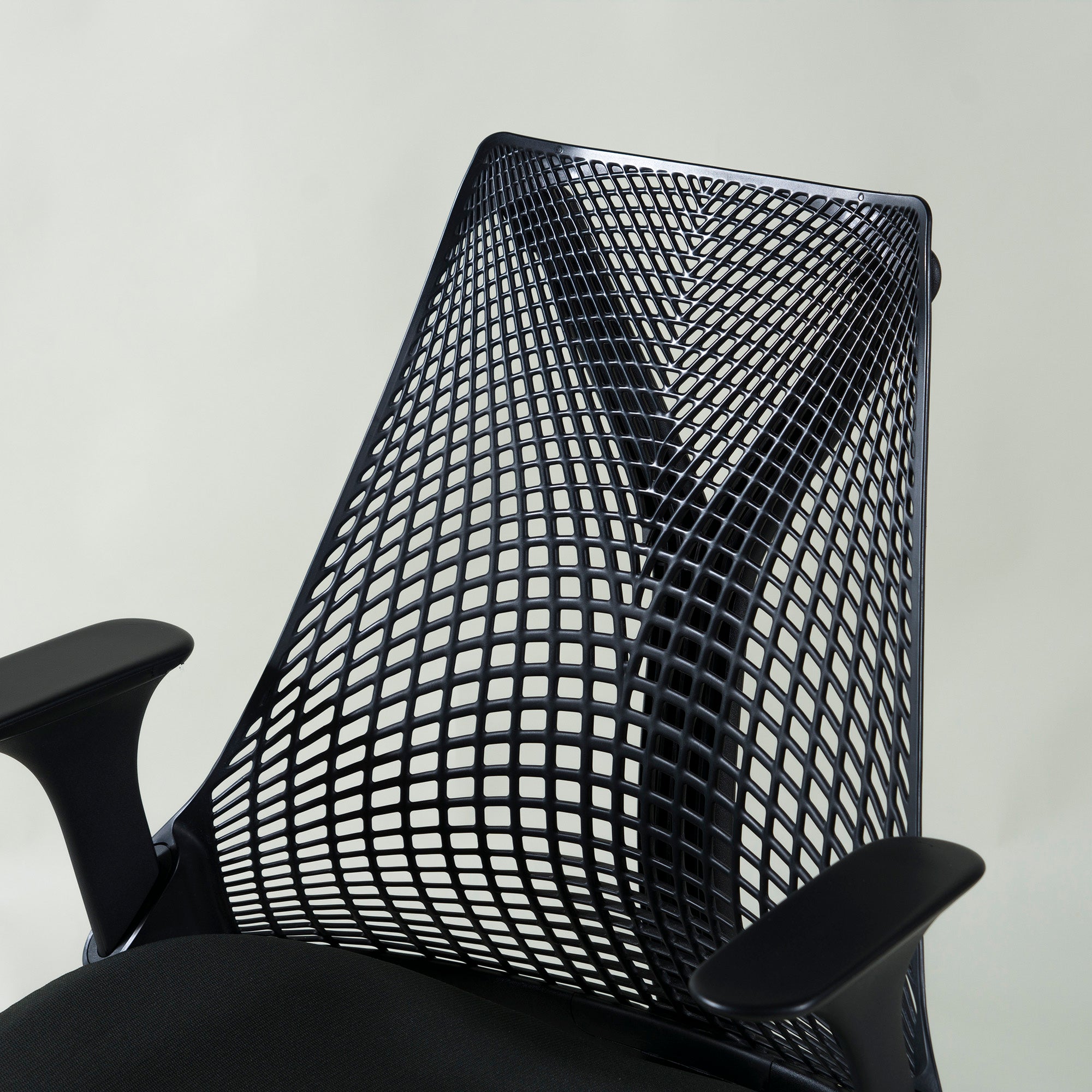 Herman Miller Sail Chair, Black, Adjustable Arm, Old Model, Desk Chair, OA Chair, Remote