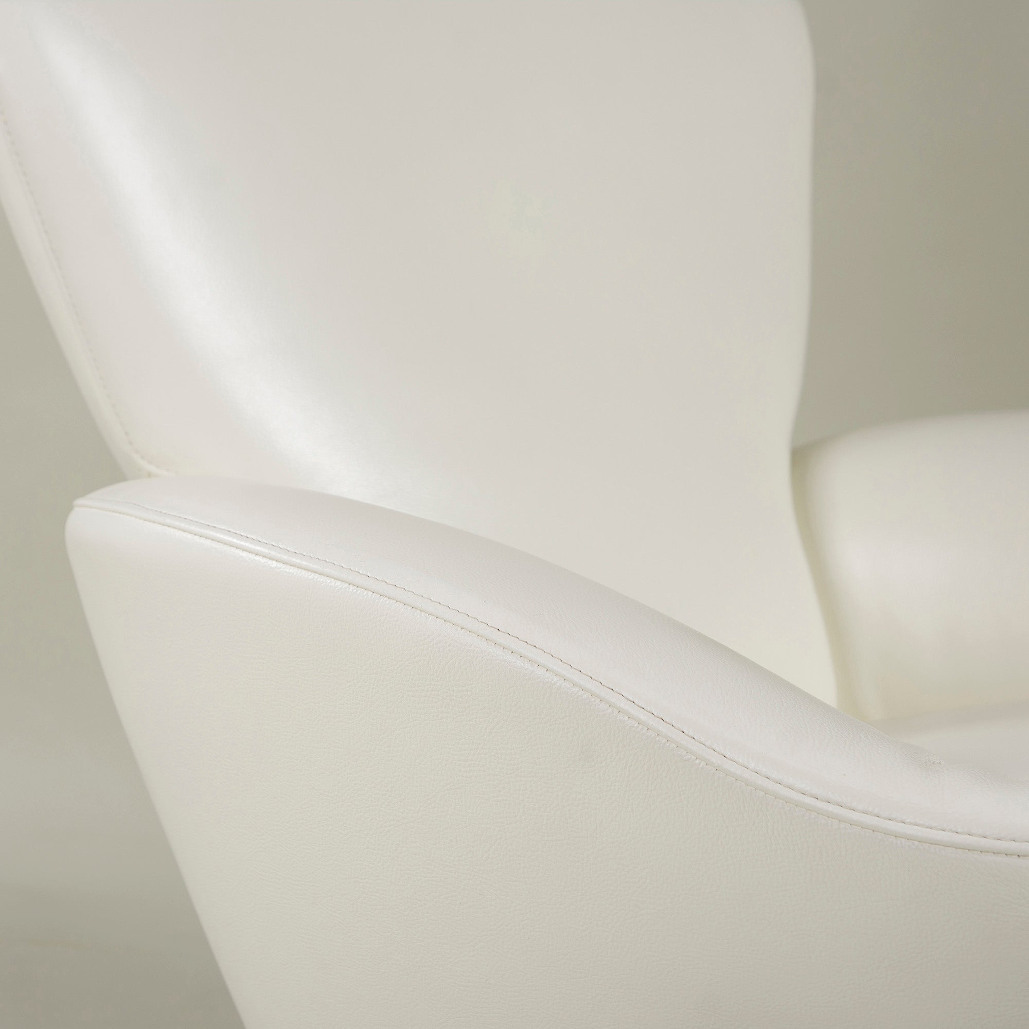 Cassina K10 DODO chaise longue leather reclining lounge chair one-seater sofa modern Toshiyuki Kita