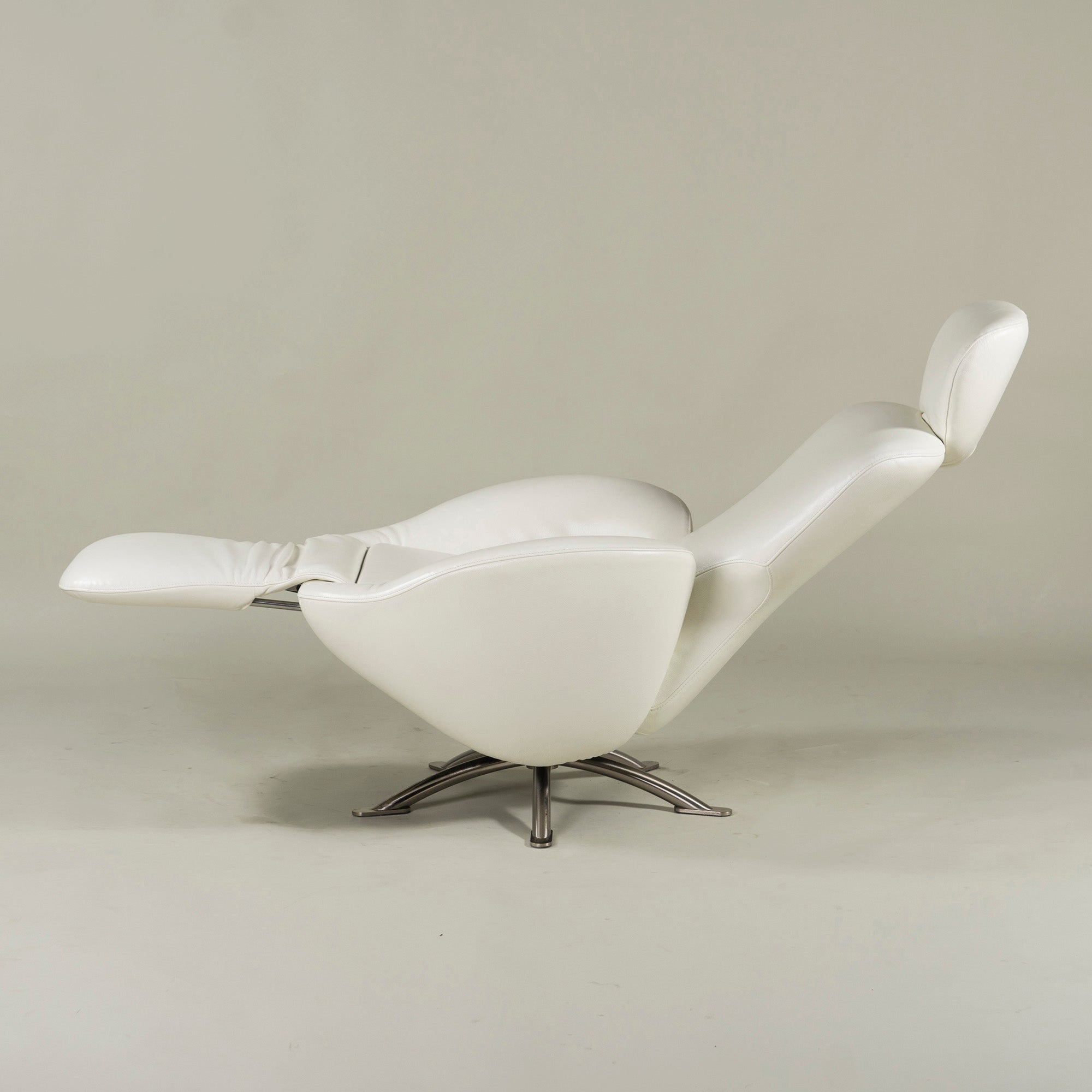 Cassina K10 DODO chaise longue leather reclining lounge chair one-seater sofa modern Toshiyuki Kita