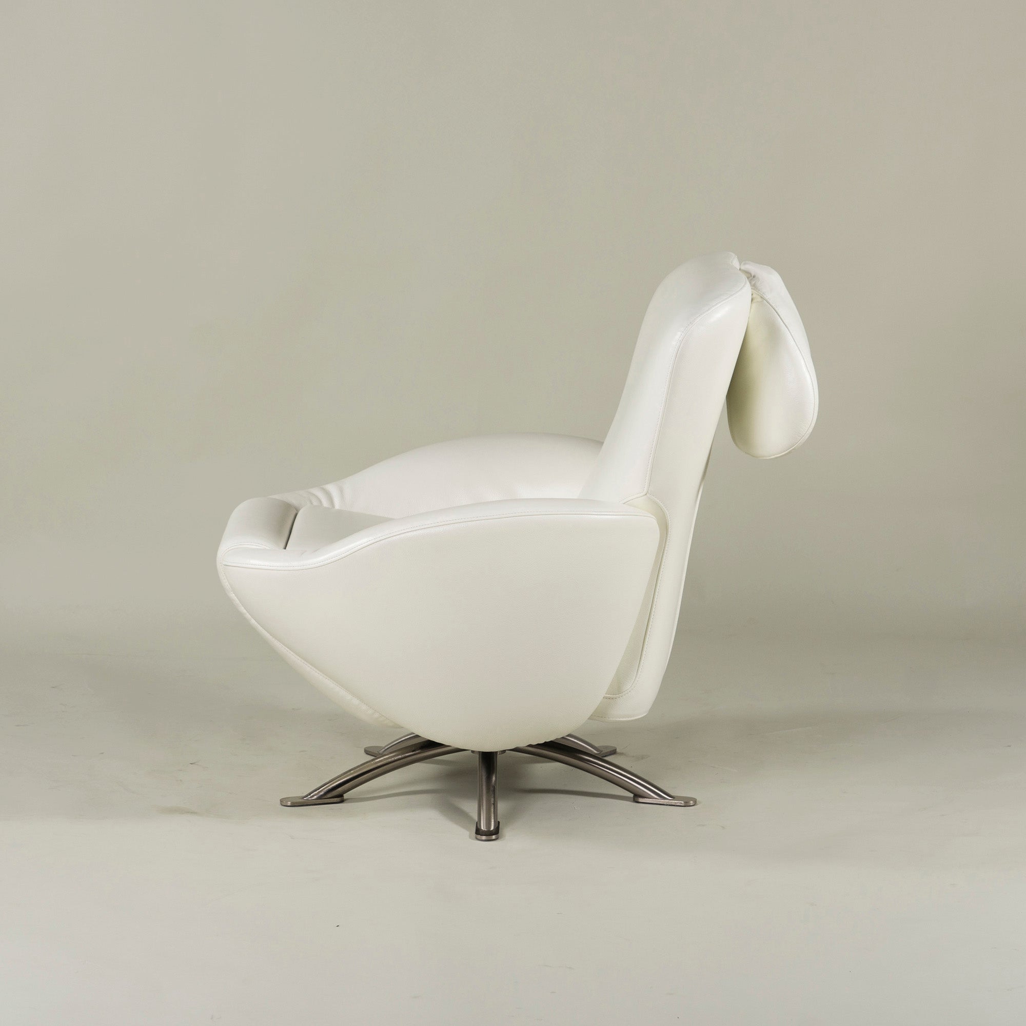 Cassina K10 DODO chaise longue leather reclining lounge chair one-seater sofa modern Toshiyuki Kita
