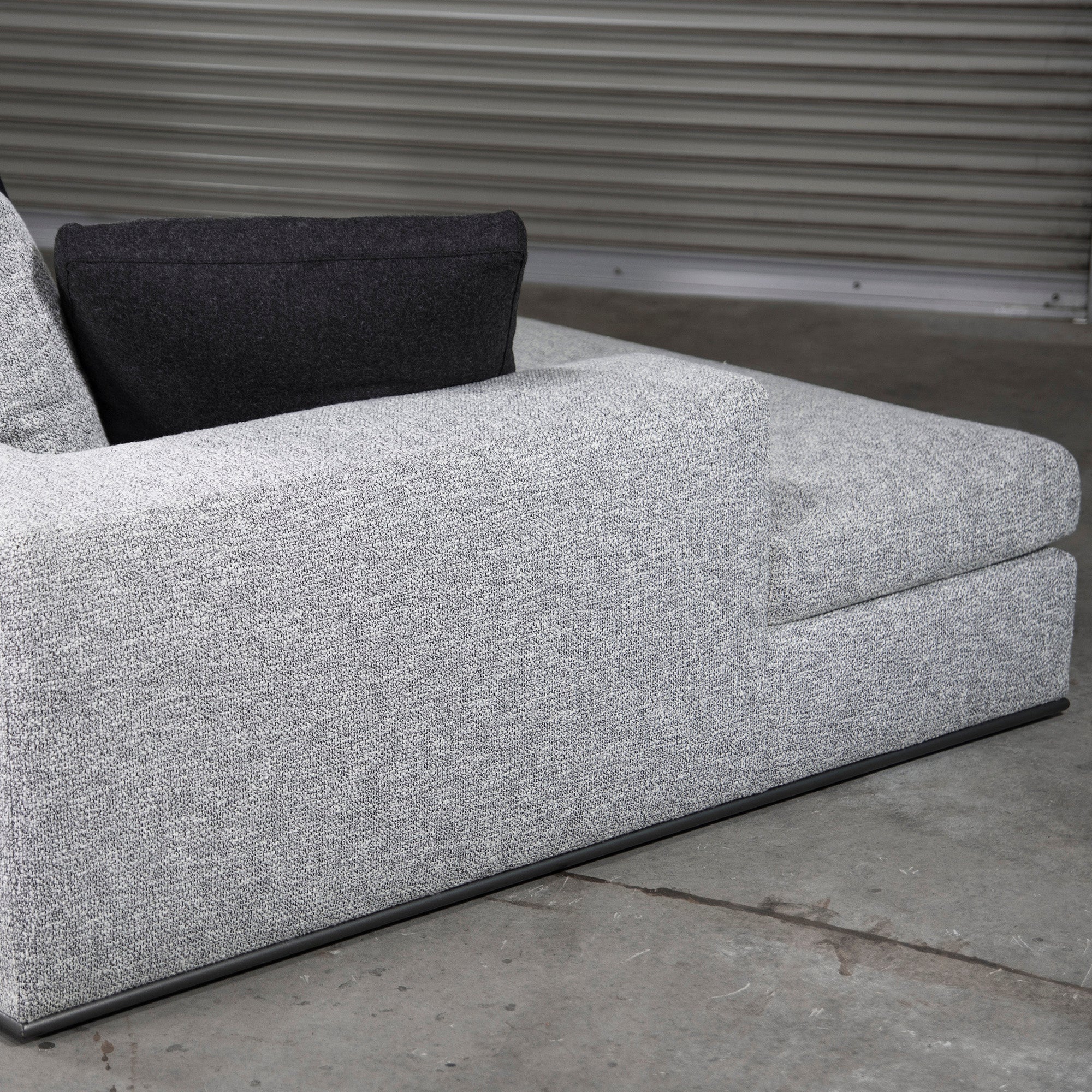 ◆2019 model◆erba/Erba Italia Via Monte Napoleone Couch Sofa Feather Blend Modern Regular Price 1.35 million yen