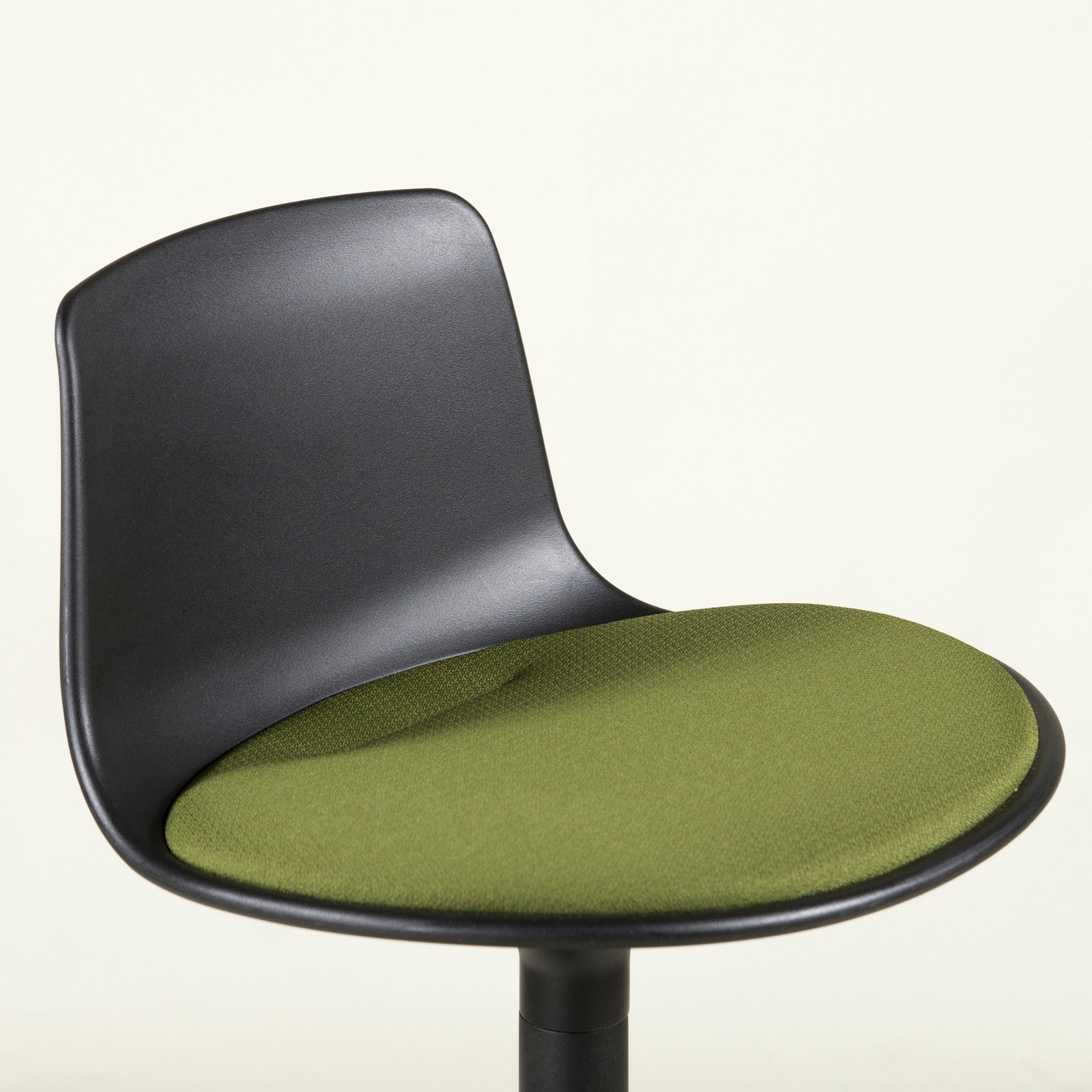 Modern design counter chair enea/Enea Lottus stool central base modern counter chair swivel